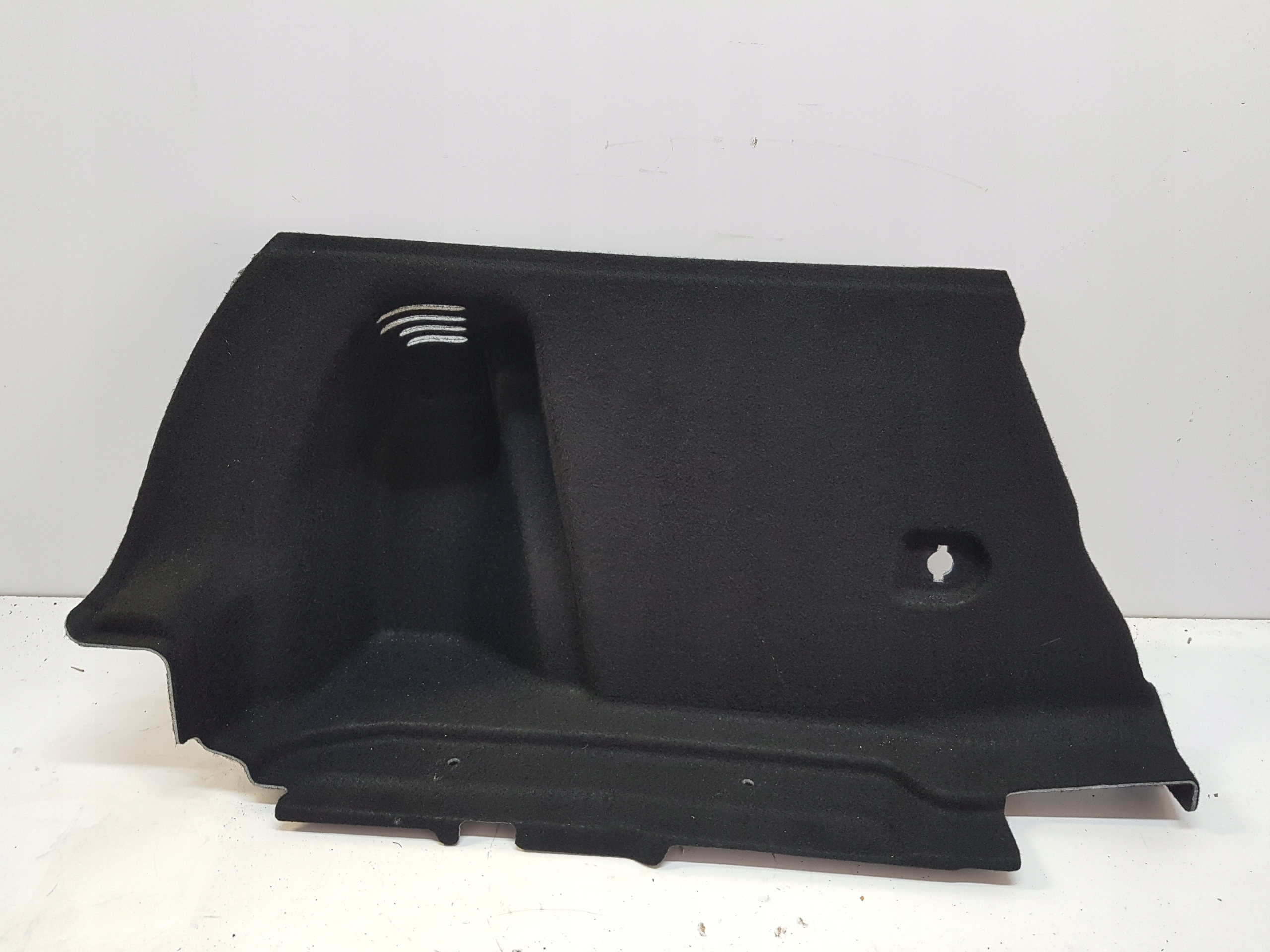 MERCEDES w177 boot upholstery right rear part