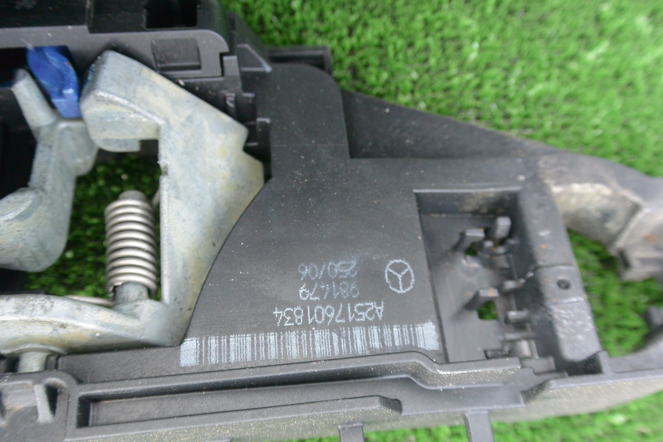 lock door right left front rear part MERCEDES W251 EU