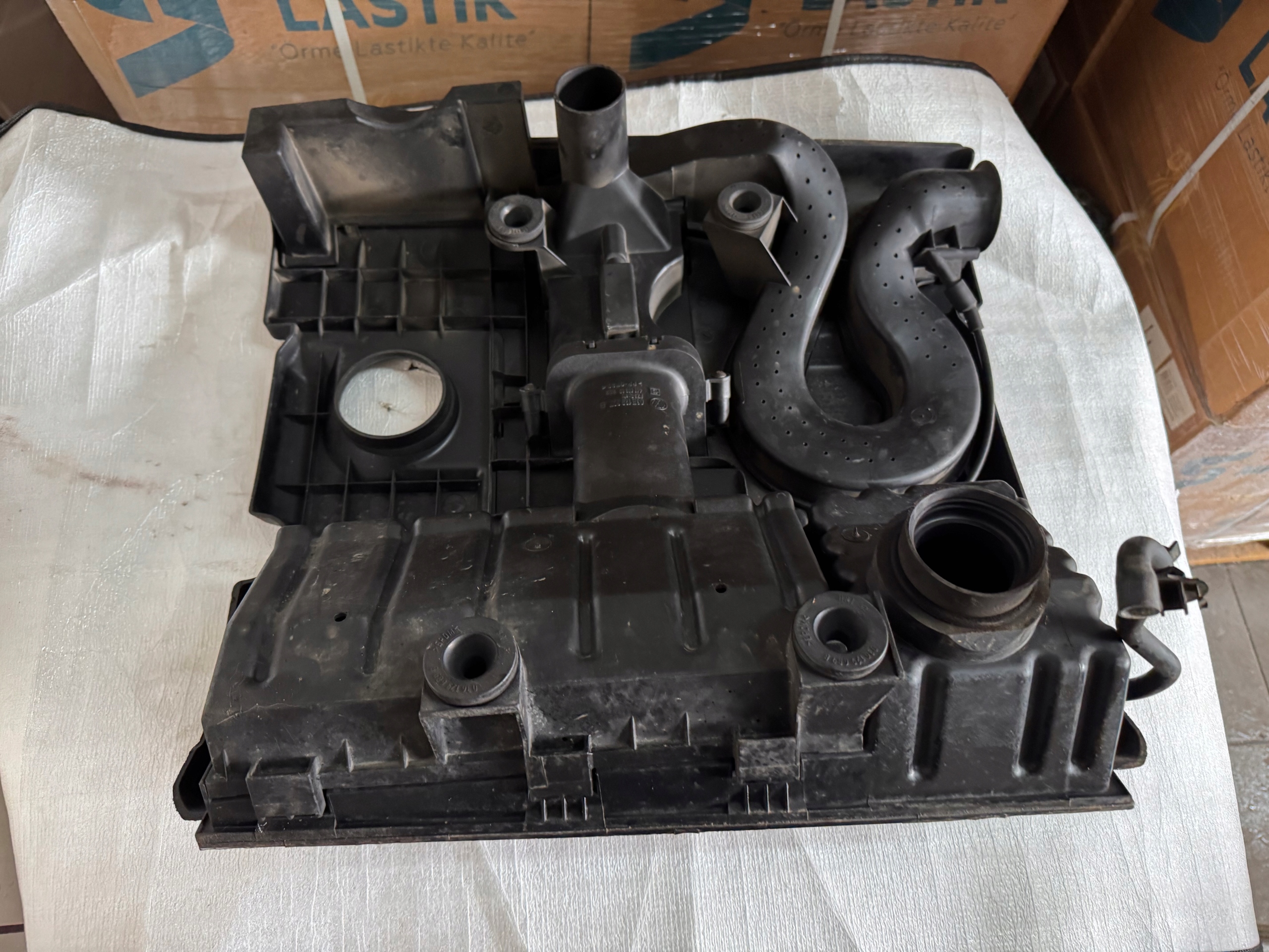 Gehäuse filter luft SKODA FABIA und 1.2 03E129607B