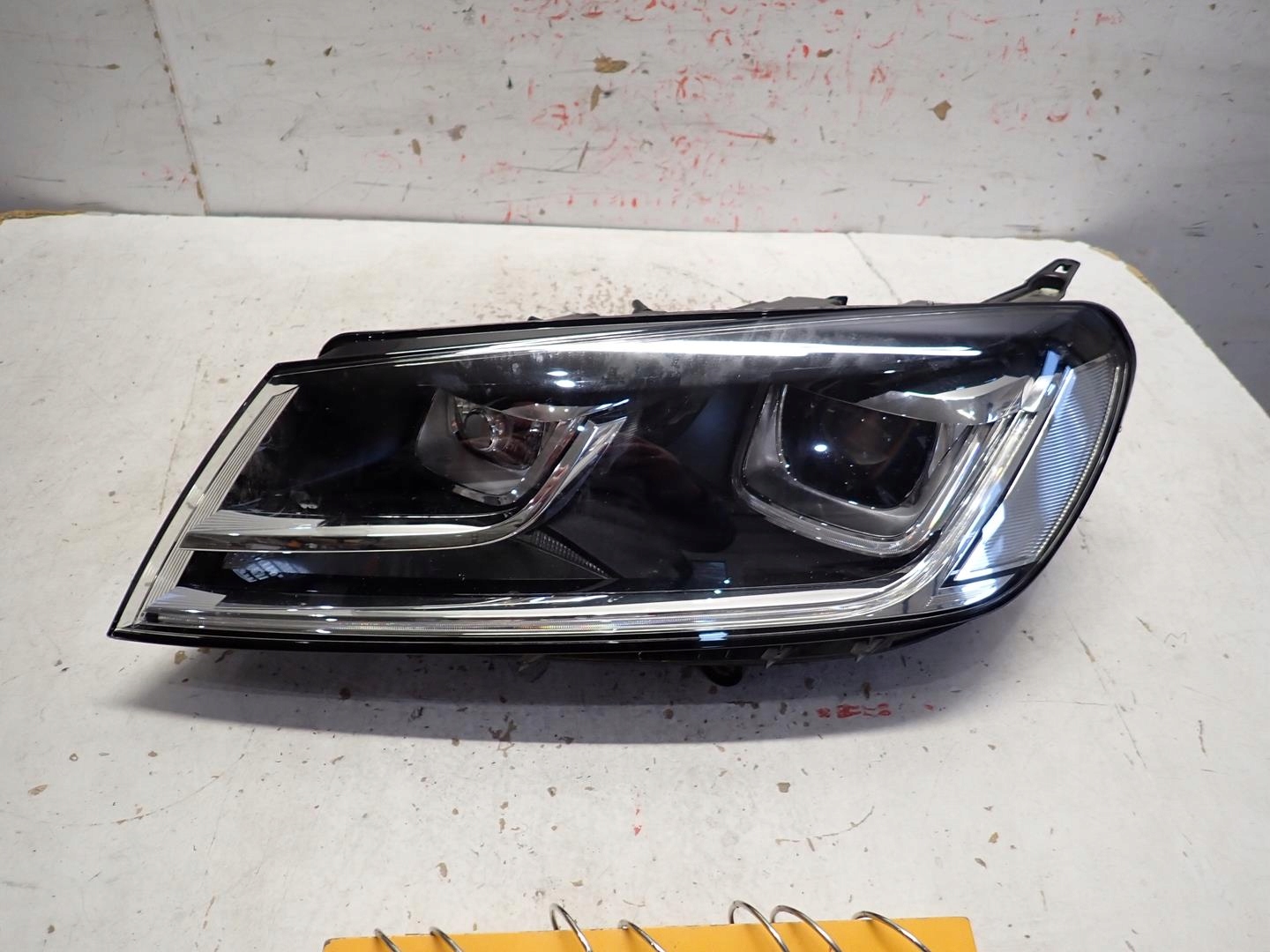 light front front left VW TOUAREG II II LIFT 2014- BI-XENON 7P1941033A