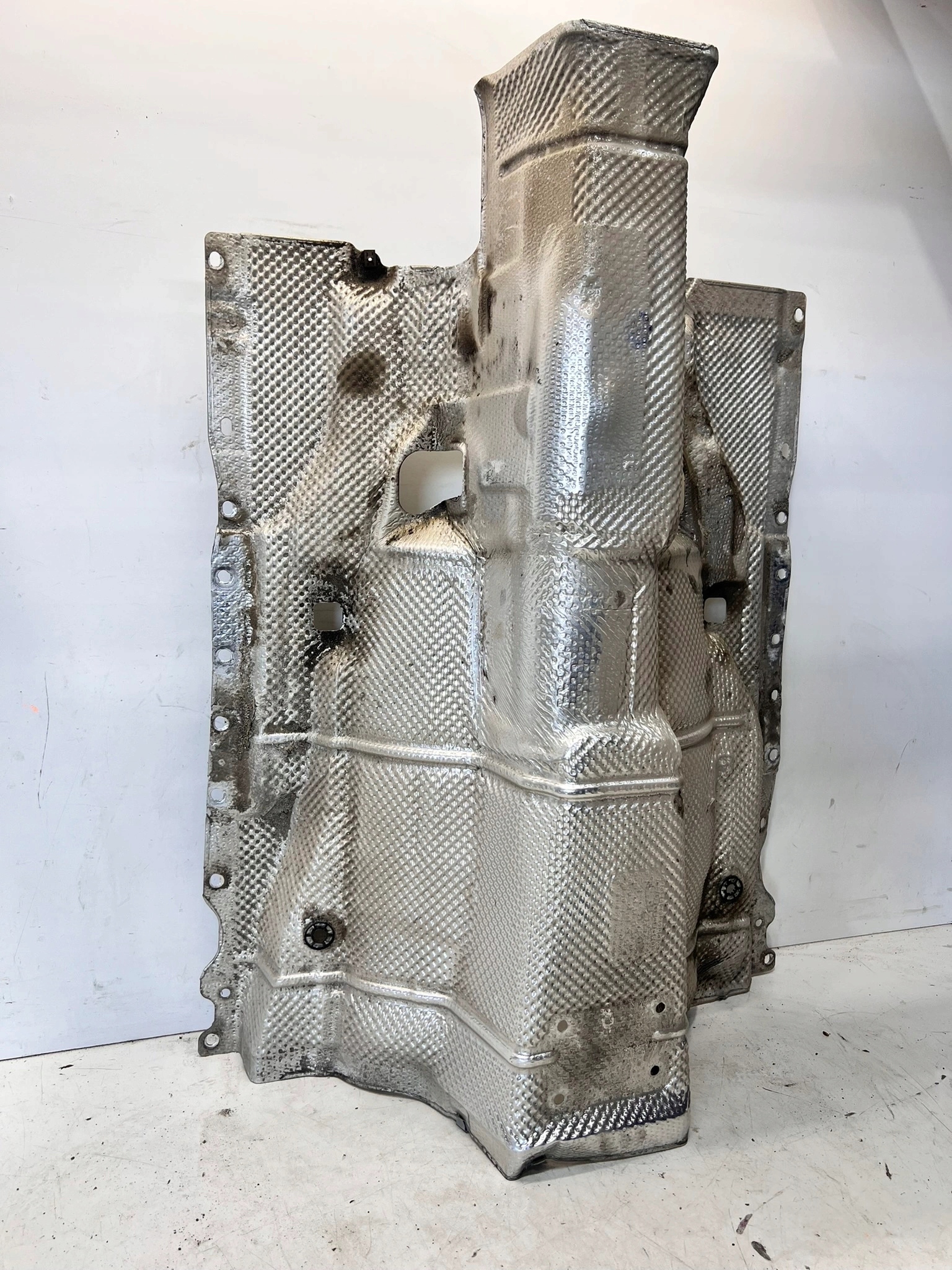 Blende Abdeckung TERMICZNA TUNELU AUDI A6 C8 4K0804160E