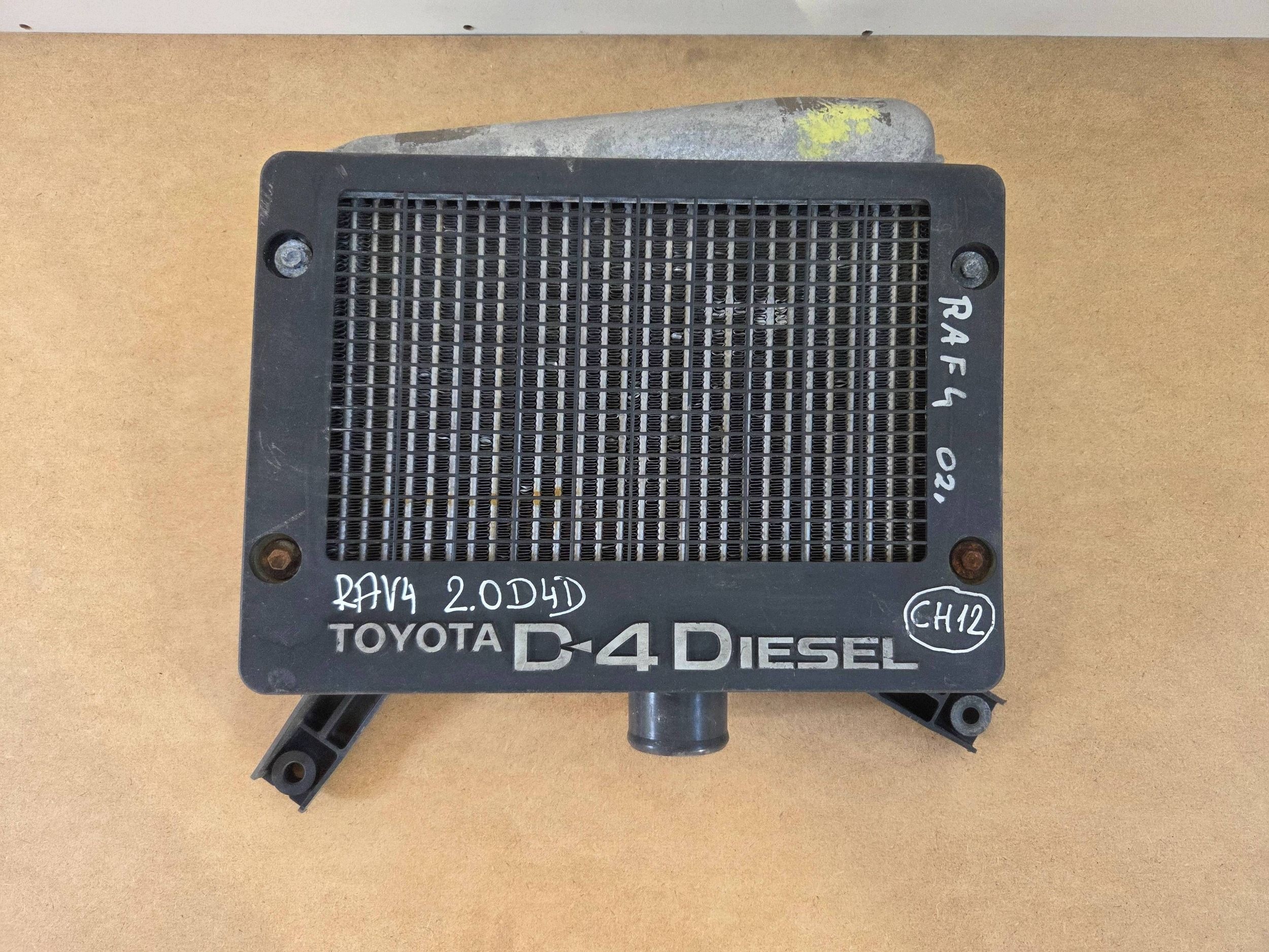 Toyota RAV 4 2,0 D4D XA10 radiator intercooler (CH12)