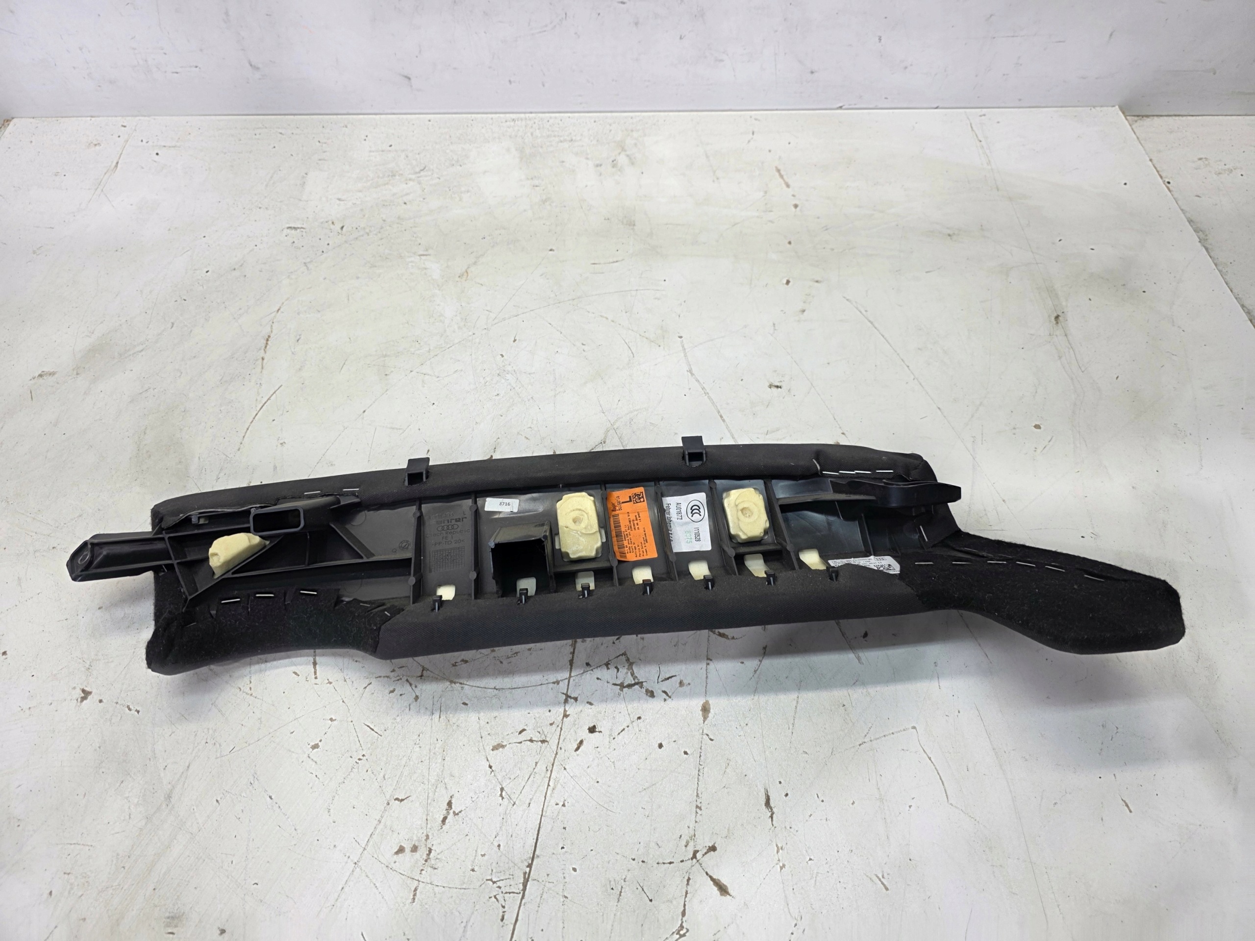side KANAPY left rear part MATERIAL AUDI A4 B9 8W0885703AF SOUL