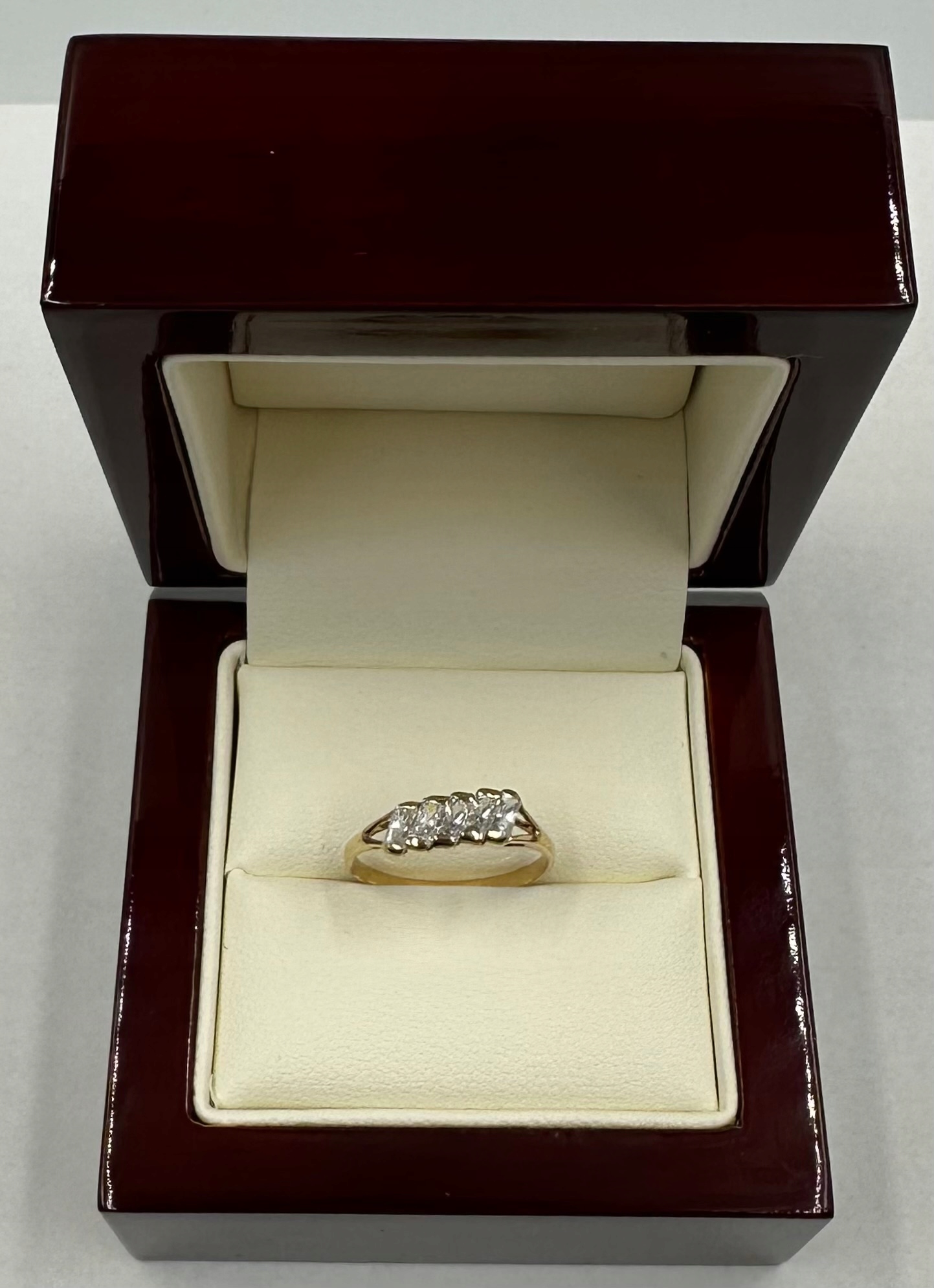 Złoty pierścionek 1,57g p585 Materiał złoto