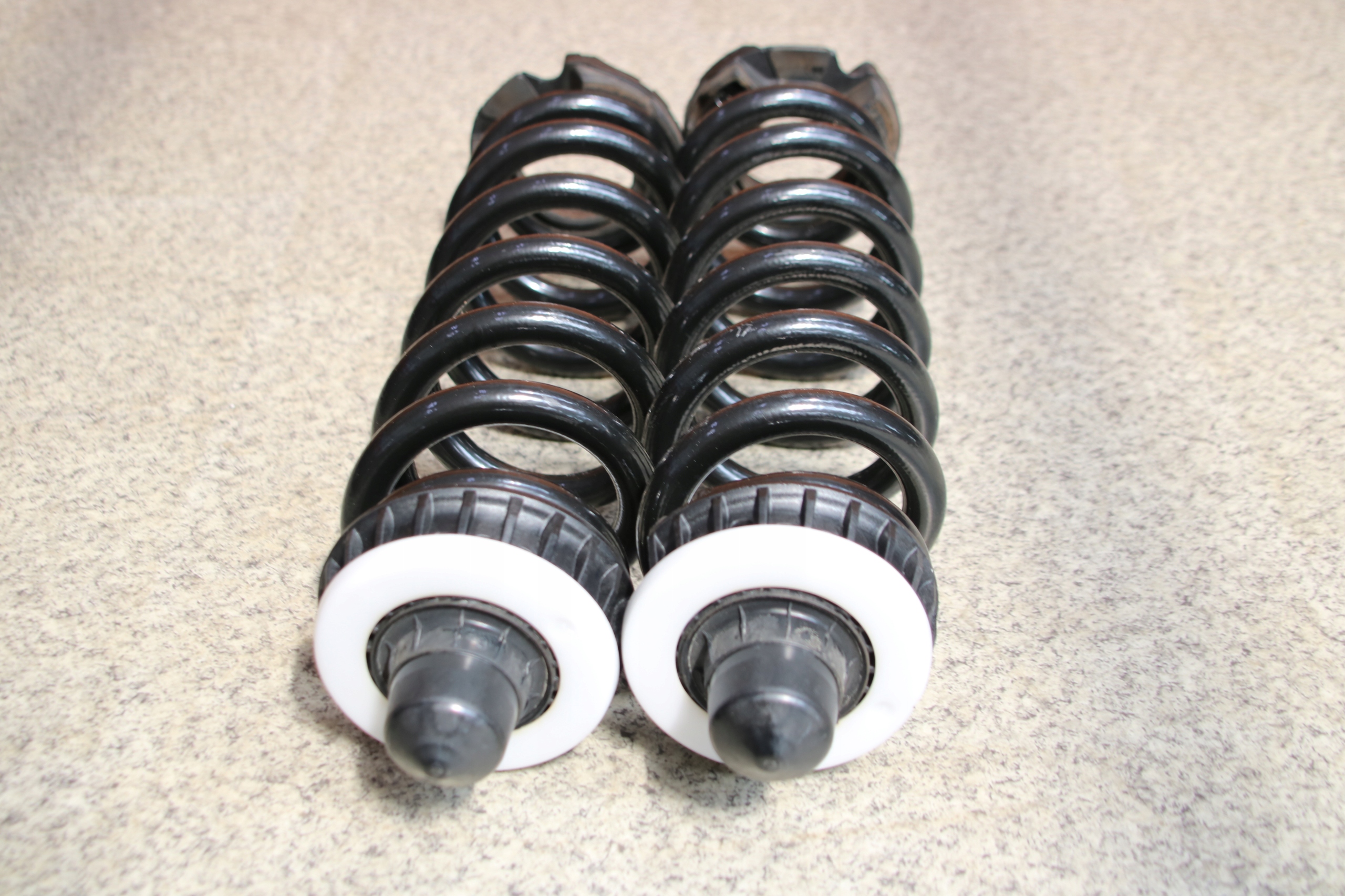 BMW G20 G23 springs springing rear part rear. CN KOMPLET