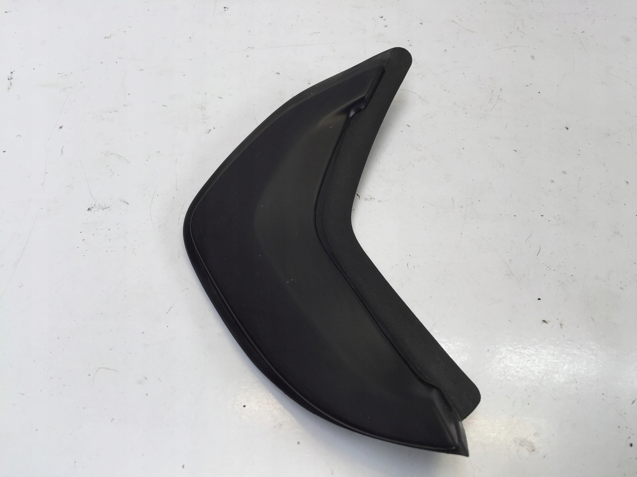 BMW 3 G20 2020 ZEWNĘTRZNA OSŁONA SŁUPKA TYŁ PRAWA