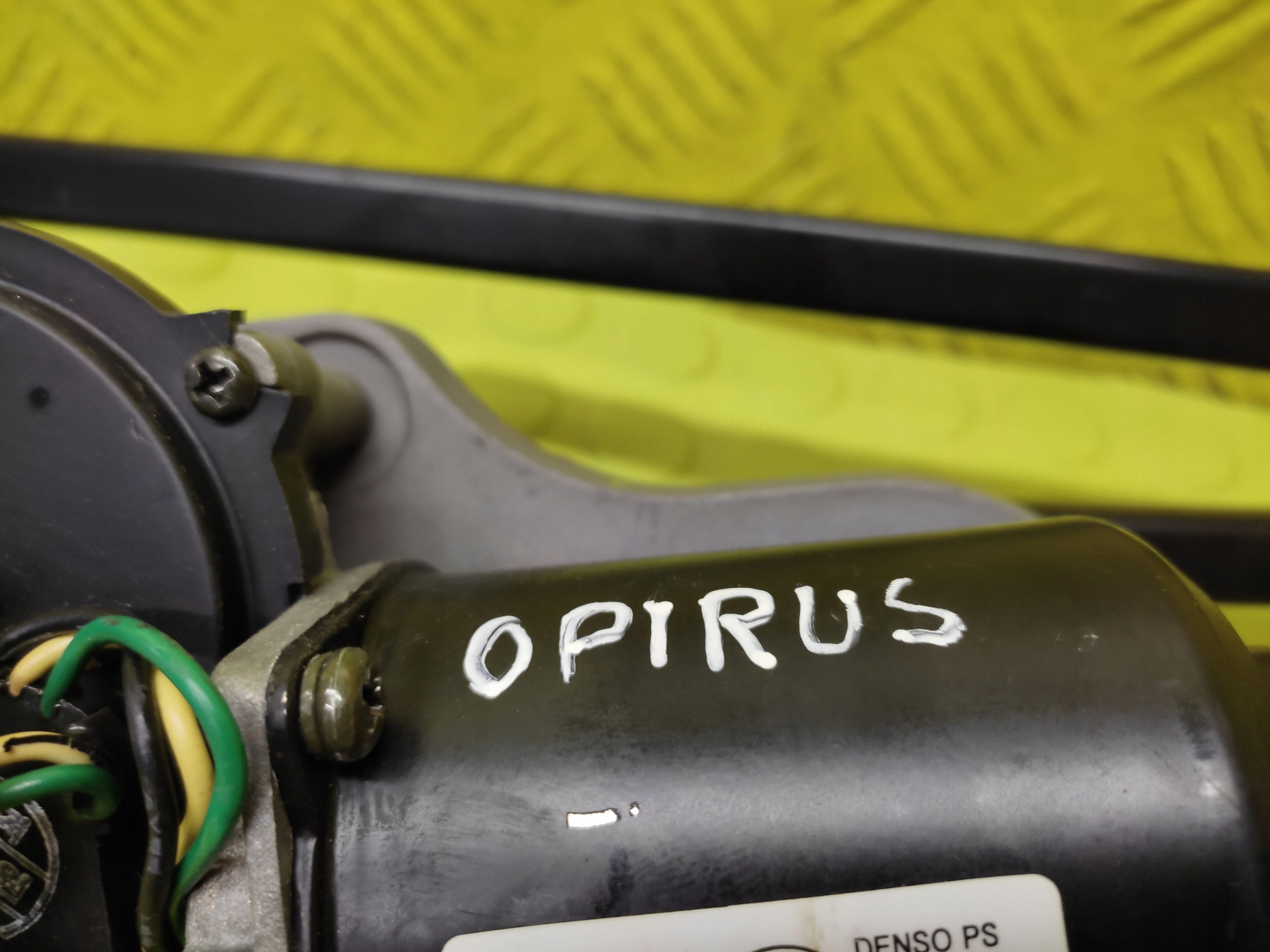 KIA OPIRUS wiper mechanism front DENSO