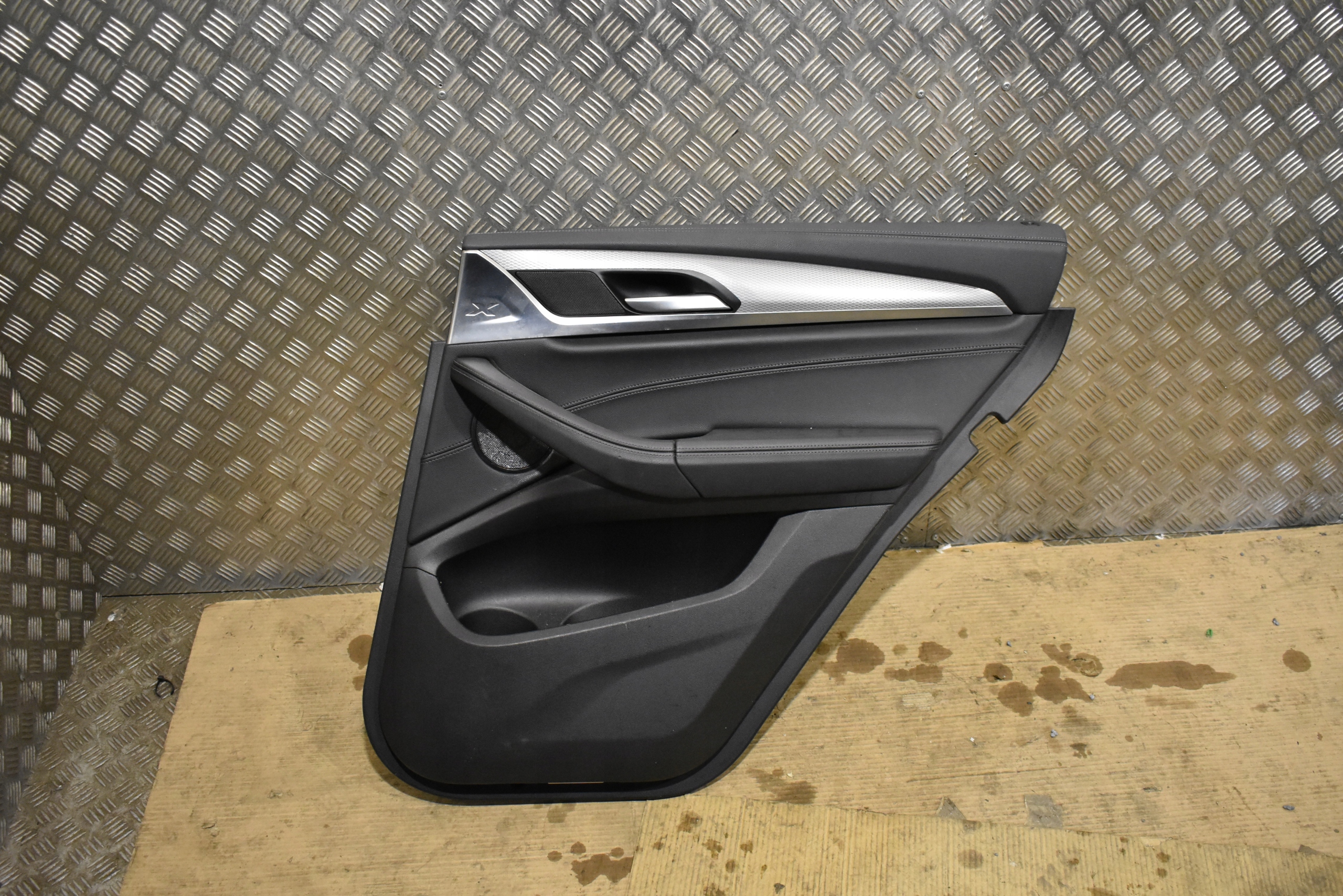 side door rear part rear right BMW G01 1