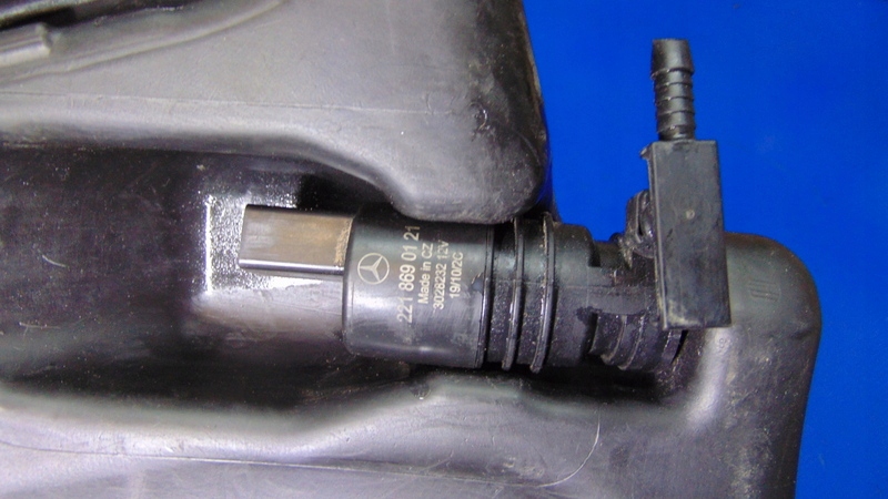 Behälter Spritzdüse XENON MERCEDES C KLASA W204
