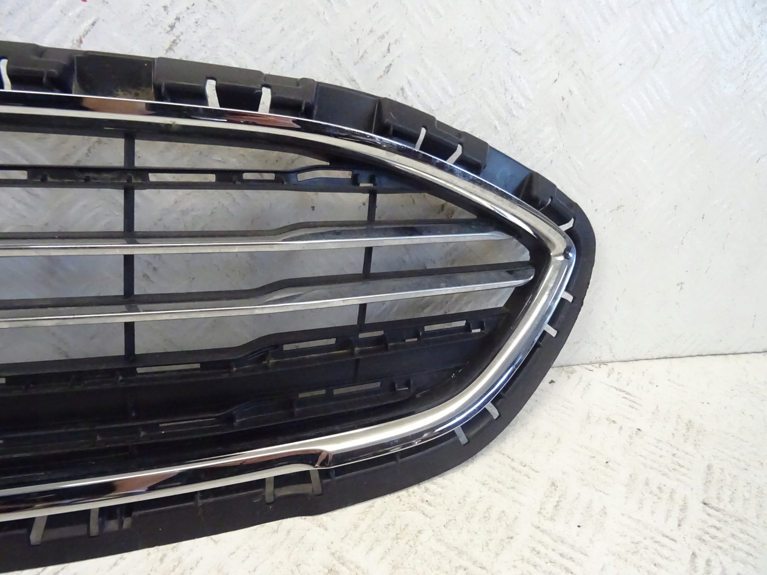 grill grille front front FORD FIESTA MK8 H1BB-8B271-B1