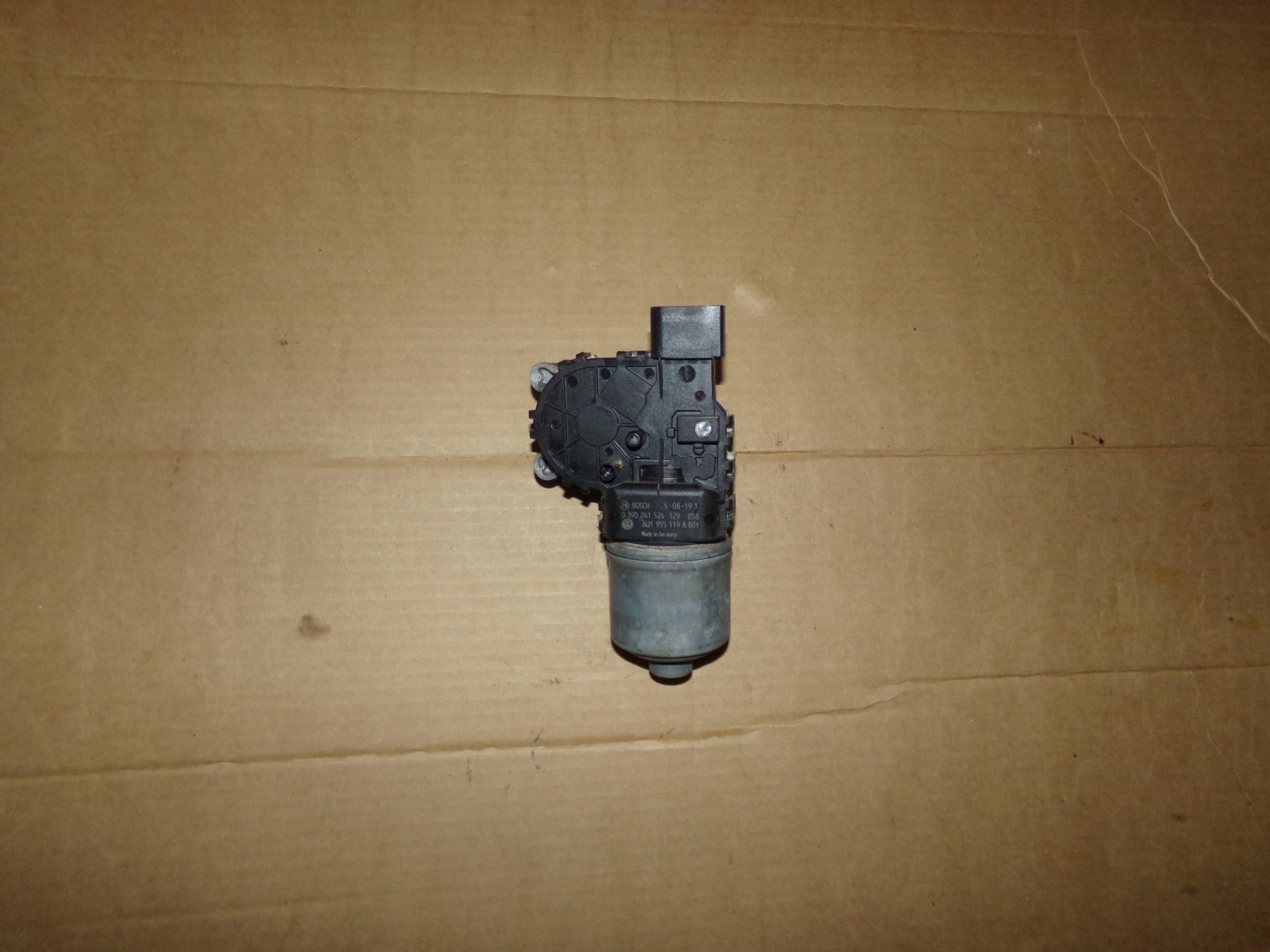 SILNICZEK WYCIERACZEK PRZÓD PRZEDNI POLO FABIA I