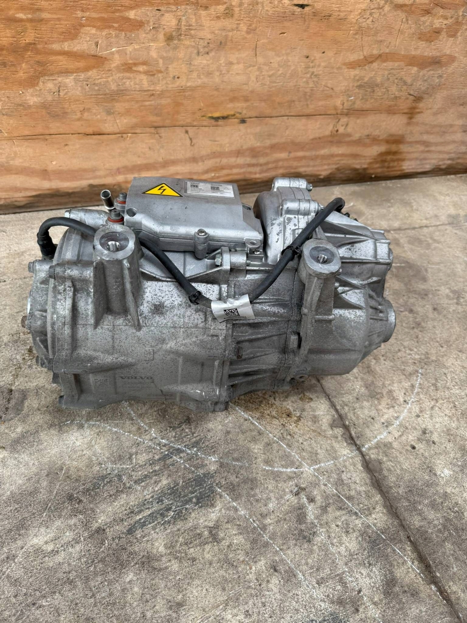 Volvo V60 II T8 2022 engine rear mechanism 32339095 electrical