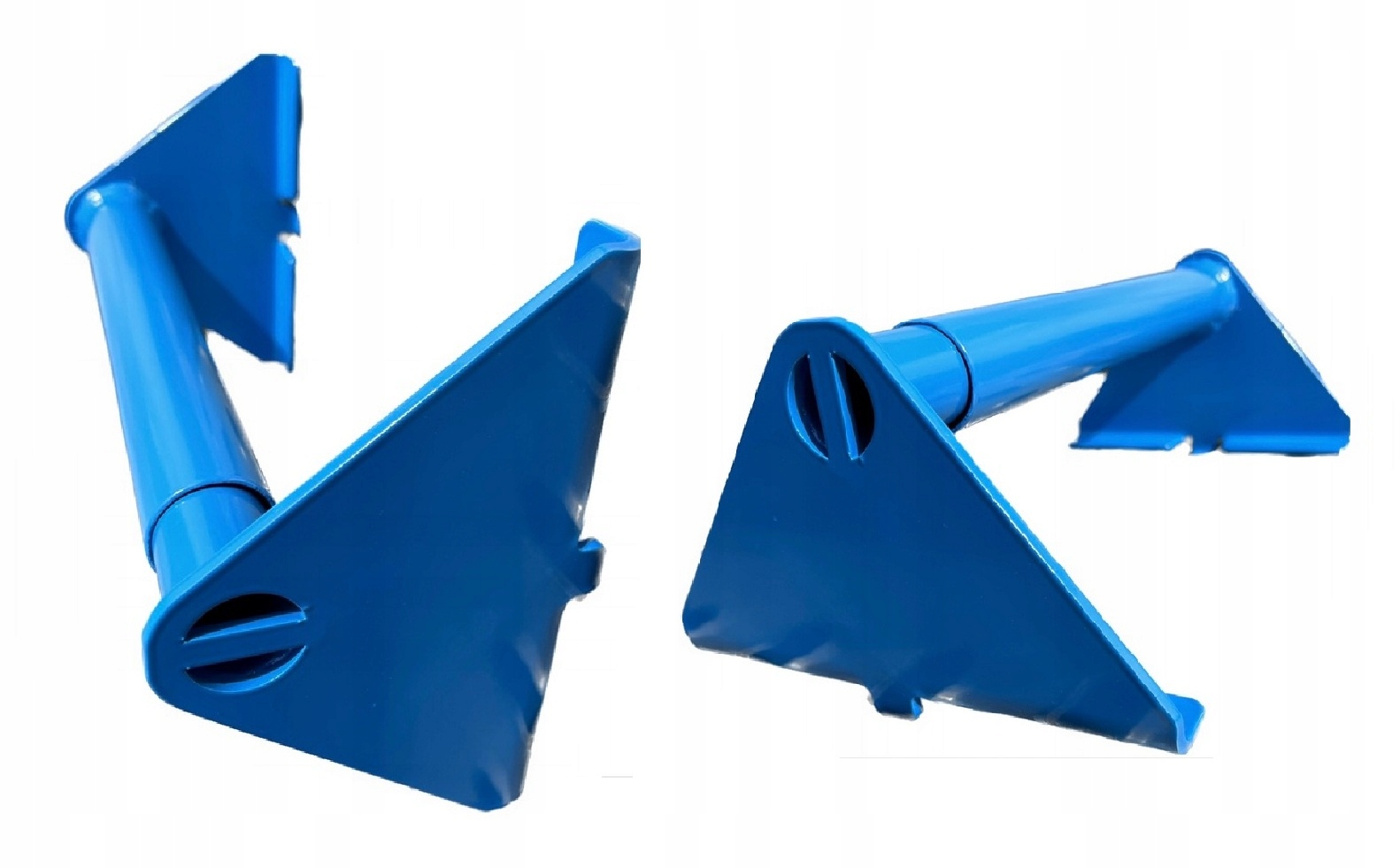 Sada dvou modrých zarážek pod kola pro odtahový vůz silniční asistence