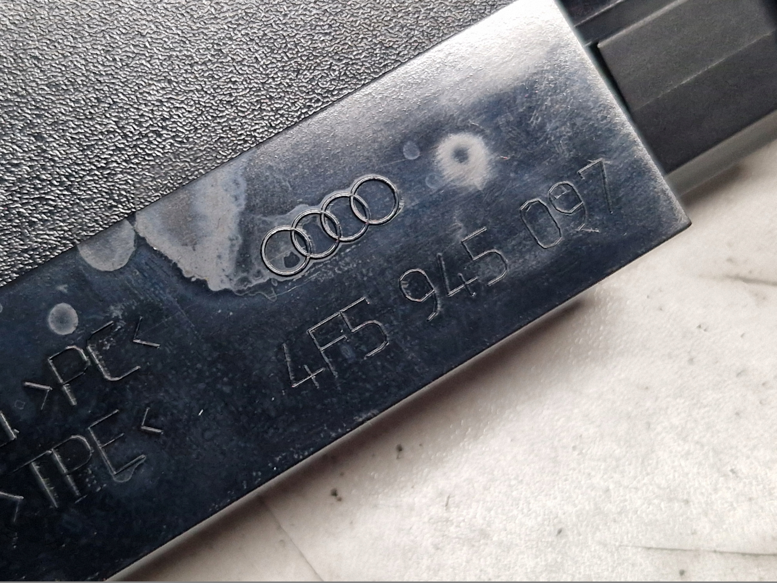 AUDI A6 C6 A6C6 sedan light STOP 4F5945097