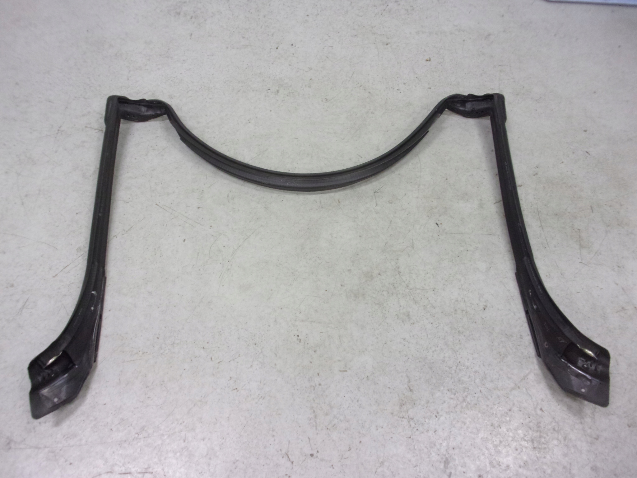 MERCEDES R231 SL 500 gasket windows front A2317200078