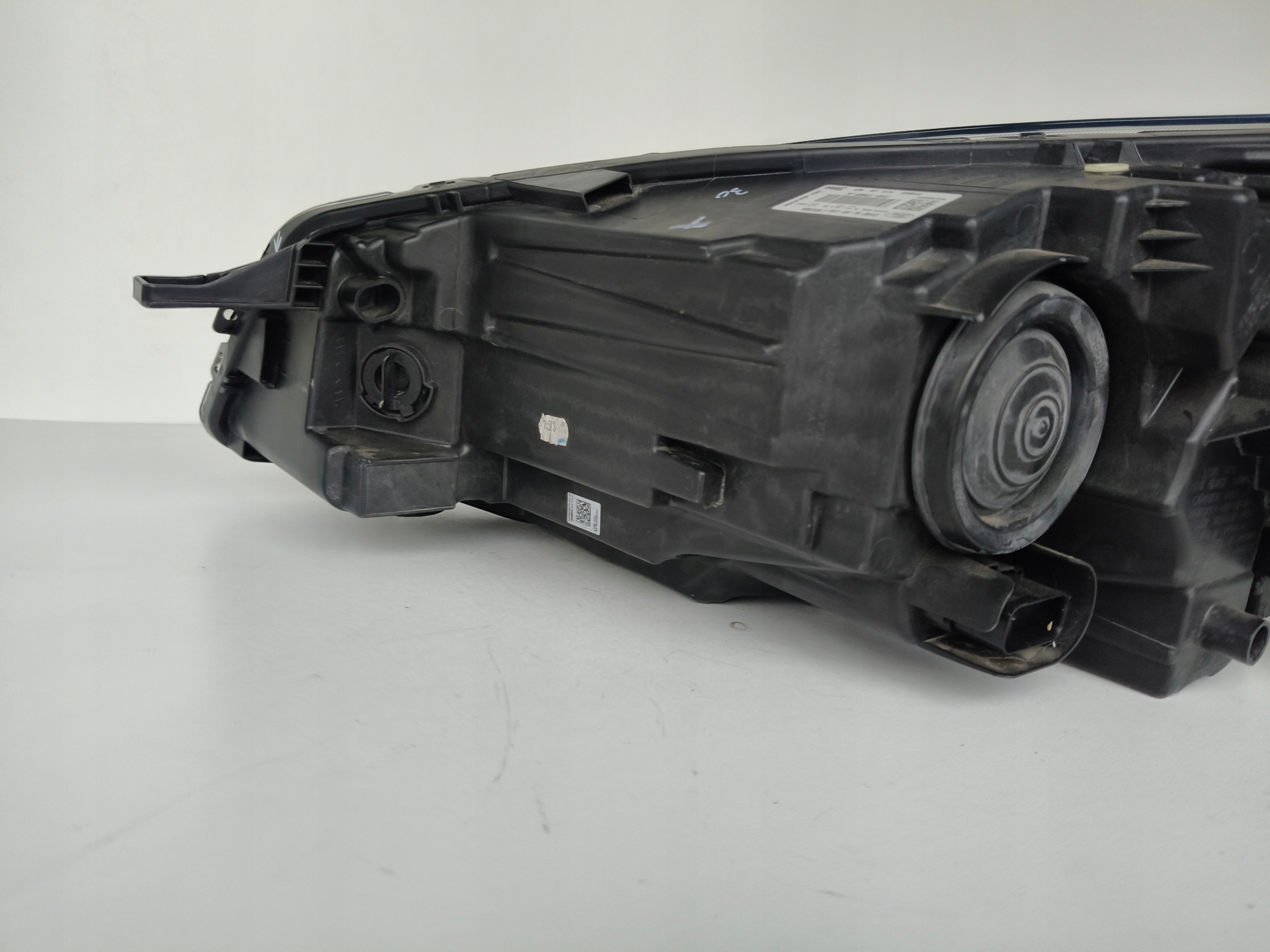 light right REFLEKTOR FORD KUGA MK3 19- LED