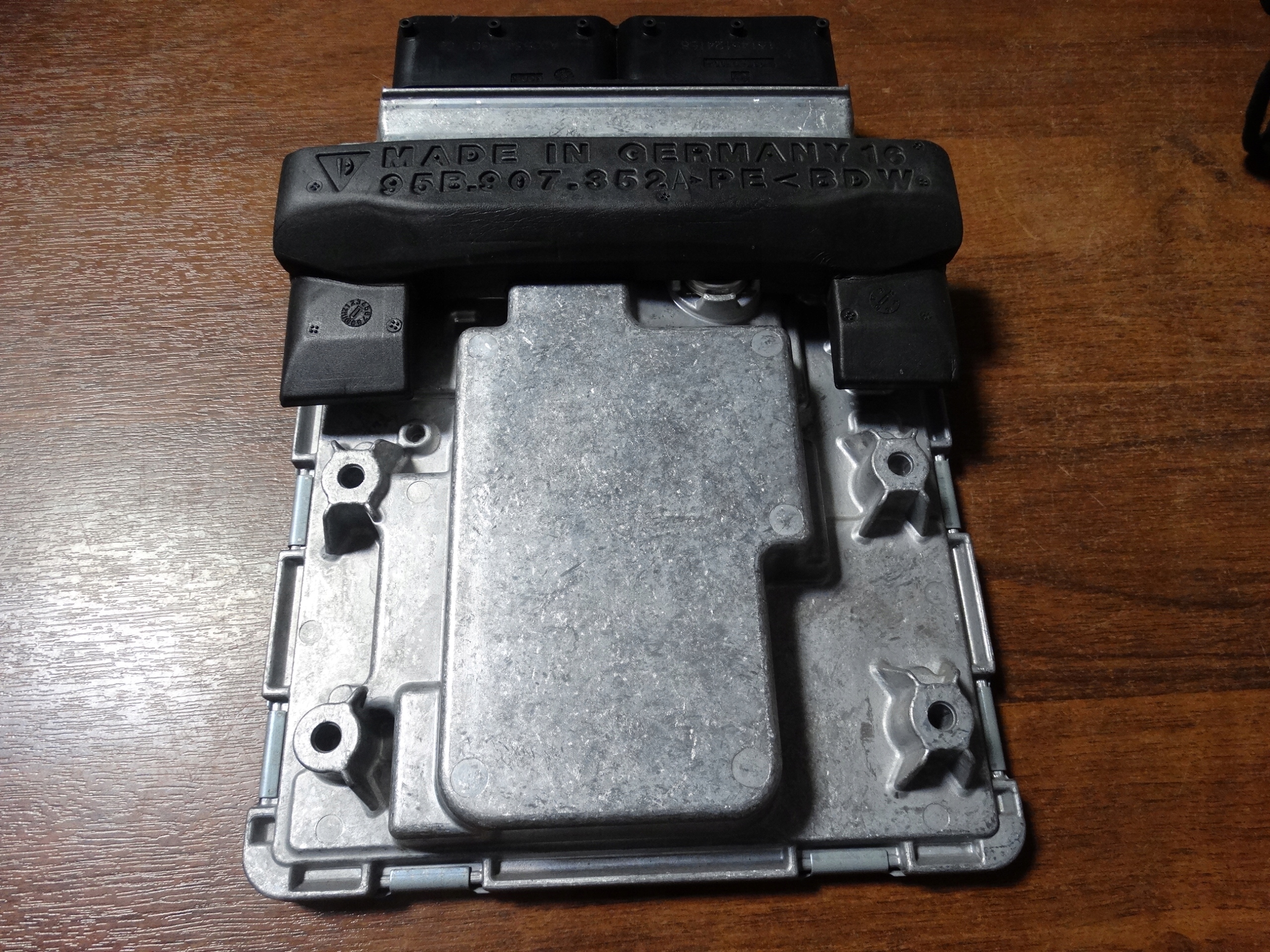 IDEALNY control unit ECU of the engine PORSCHE MACAN 3.0i 1 9
