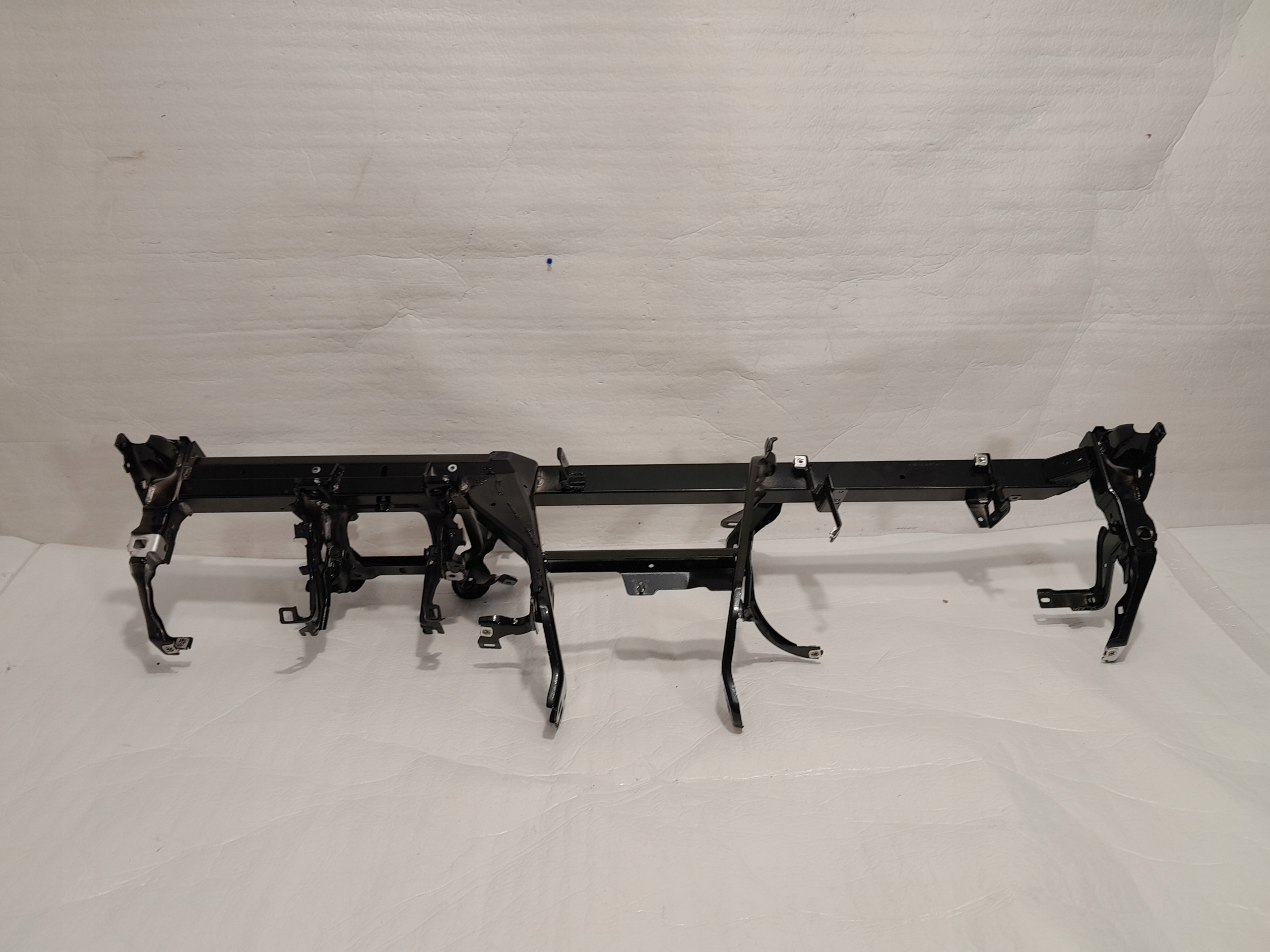 AUDI A4 B9 LIFT Support du tableau de bord Console Renfort pare choc 8W1857017D