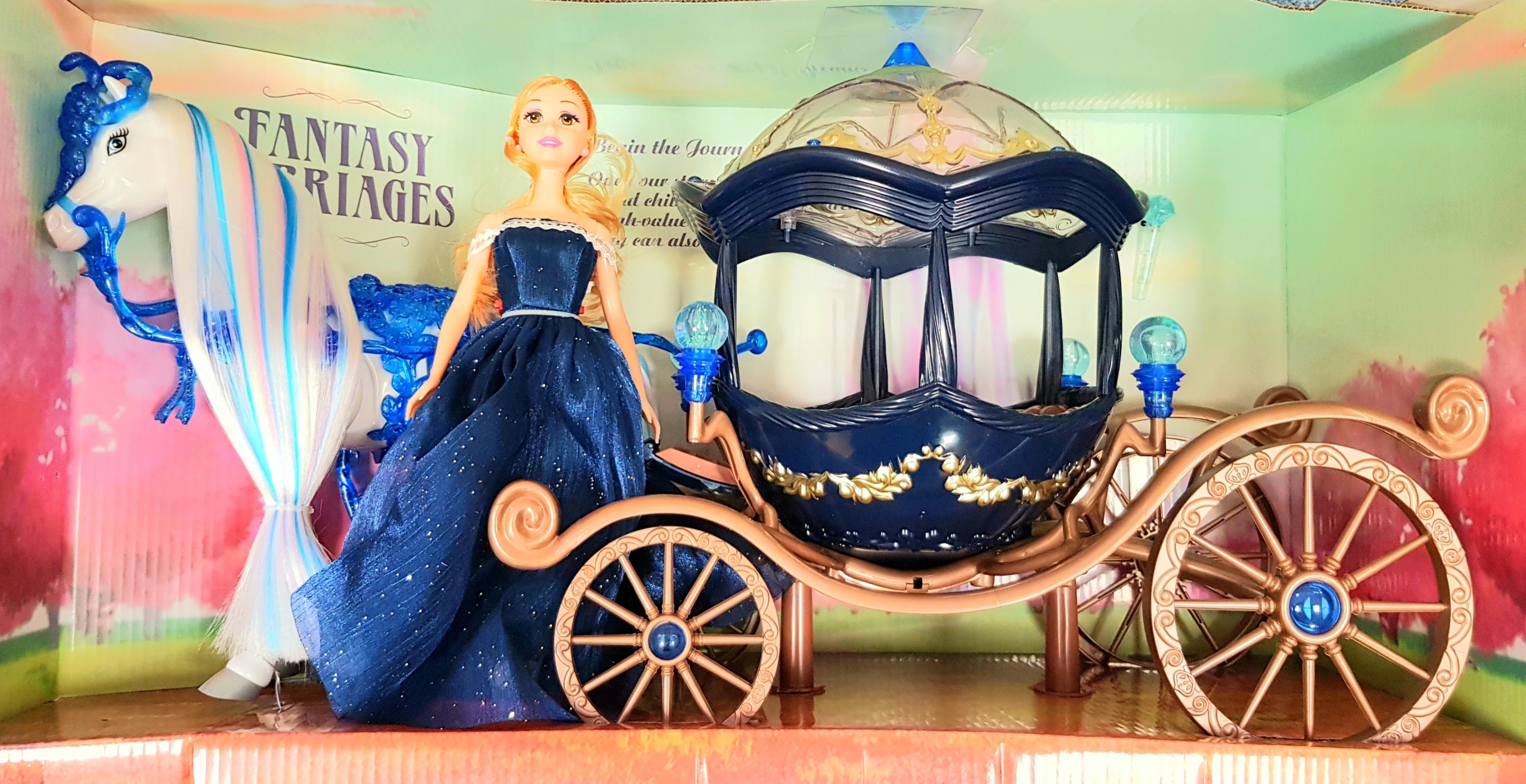 Kareta z koniem chodzącycm B/O 5412