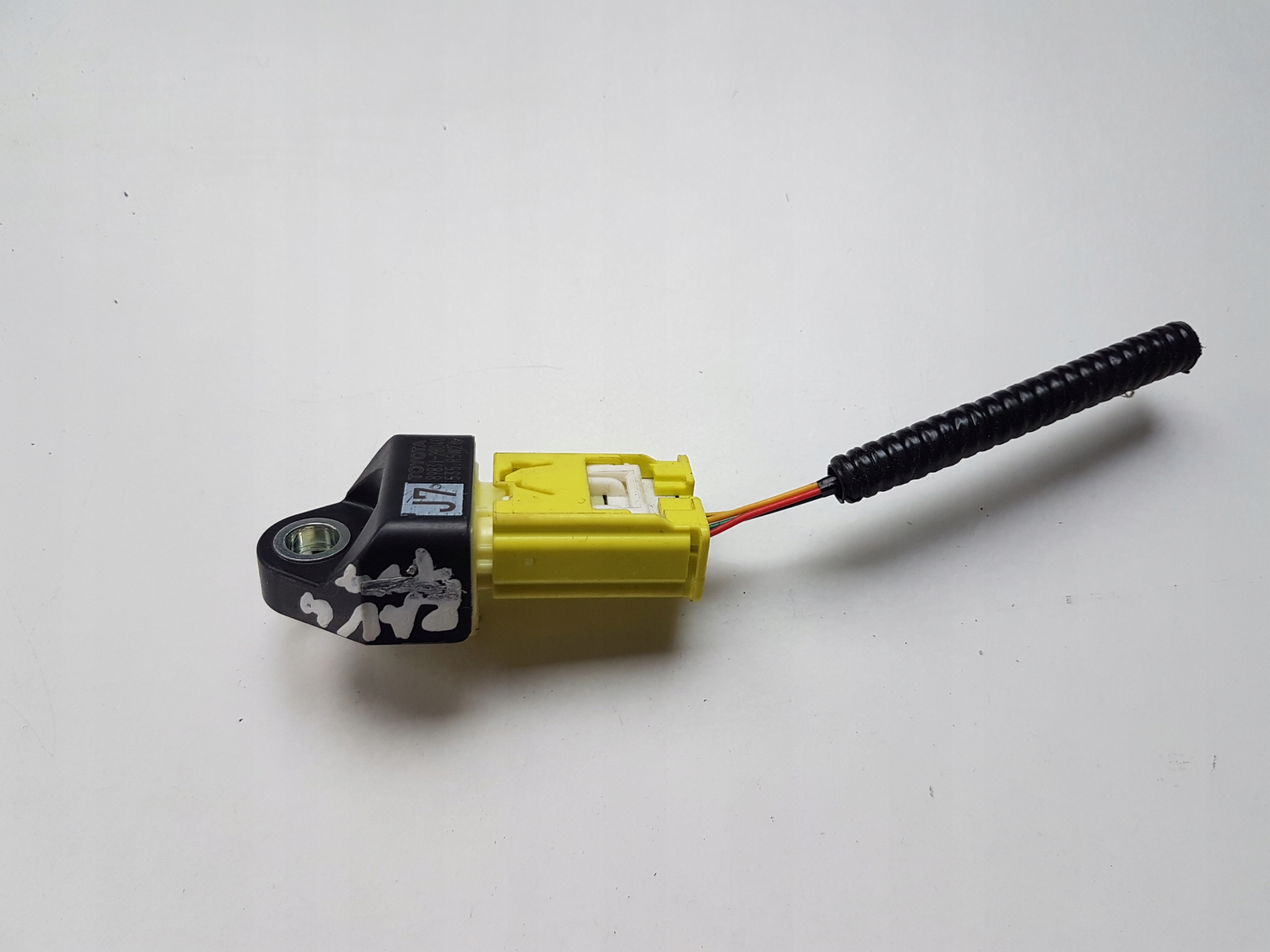 89831-28040 - ДАТЧИК УДАРА ЗАДНИЙ ЛЕВЫЙ ДЛЯ TOYOTA RAV4 V 5 19-22