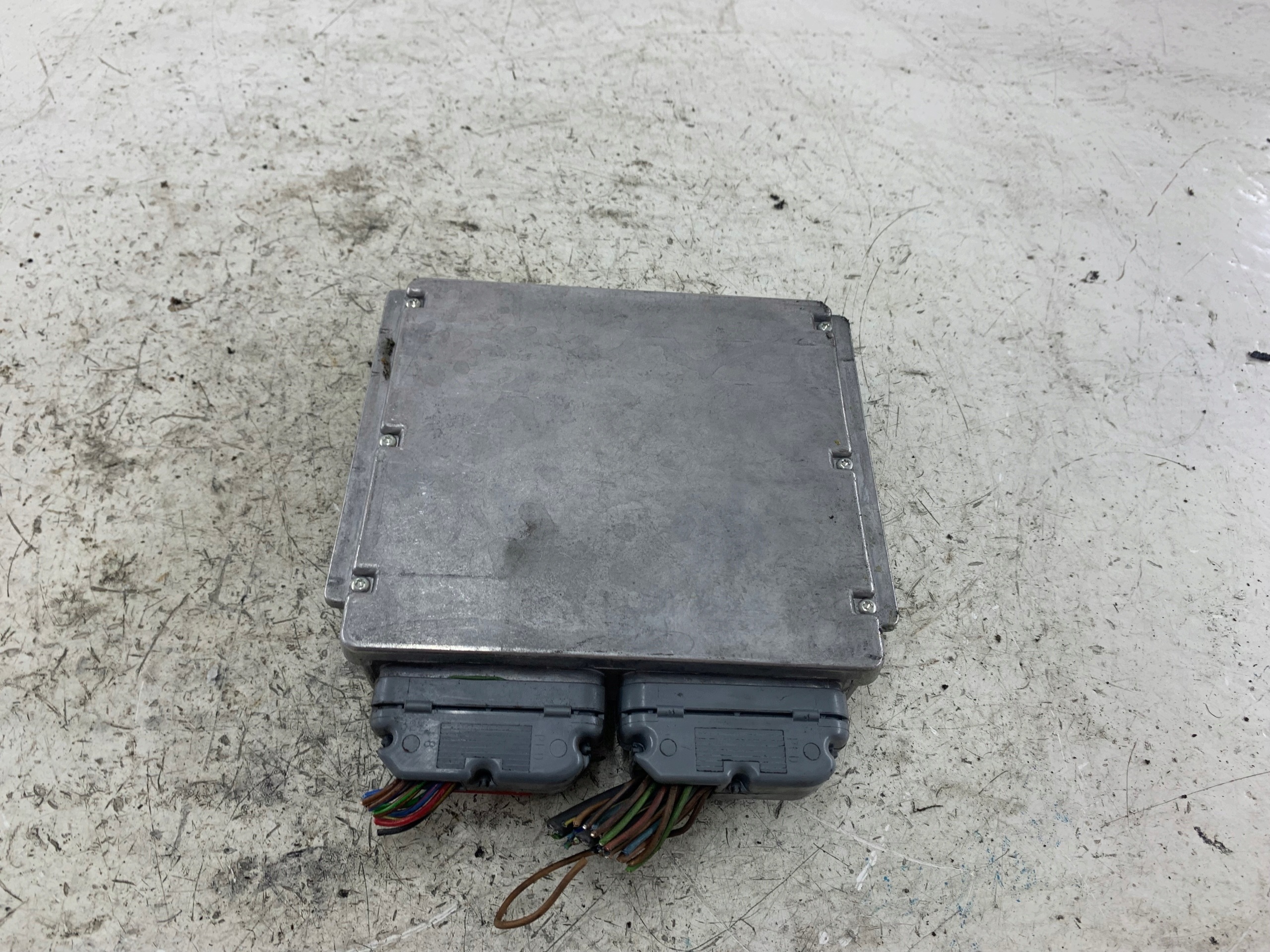 OPEL ASTRA II G 1.6 unité de commande électronique uce moteur 16268377