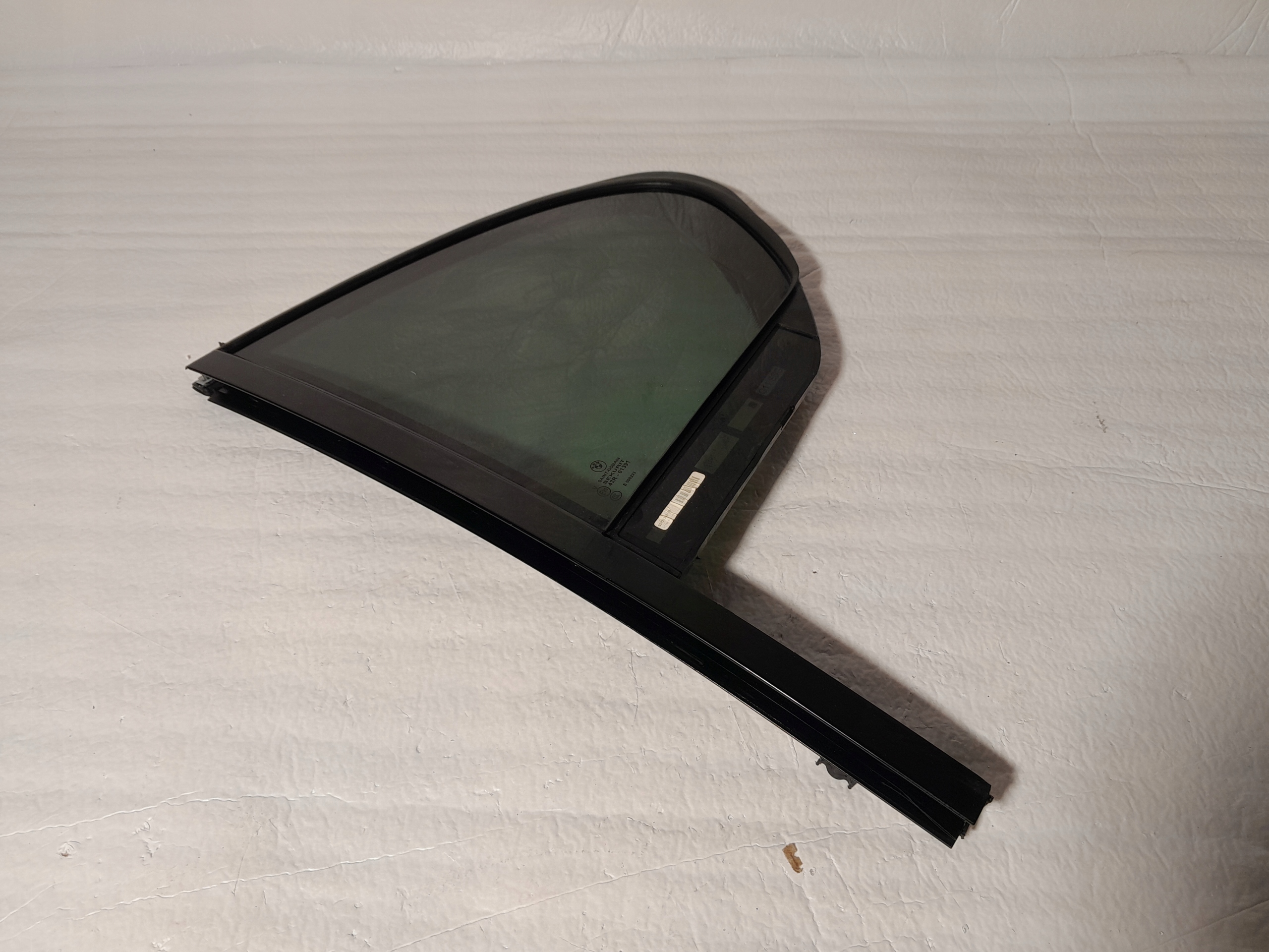 BMW 7 G11 LCI window side door left rear part 7373889