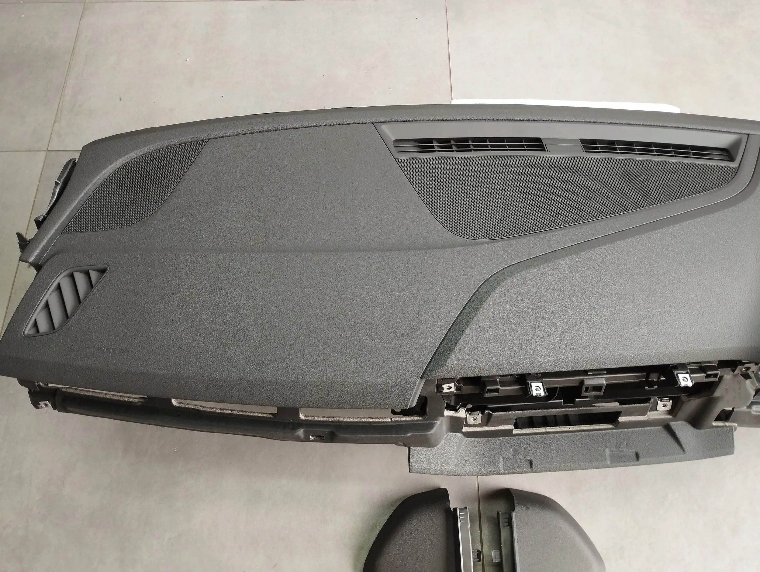 Audi A4 B9 8W dashboard cockpit console ANGLIK