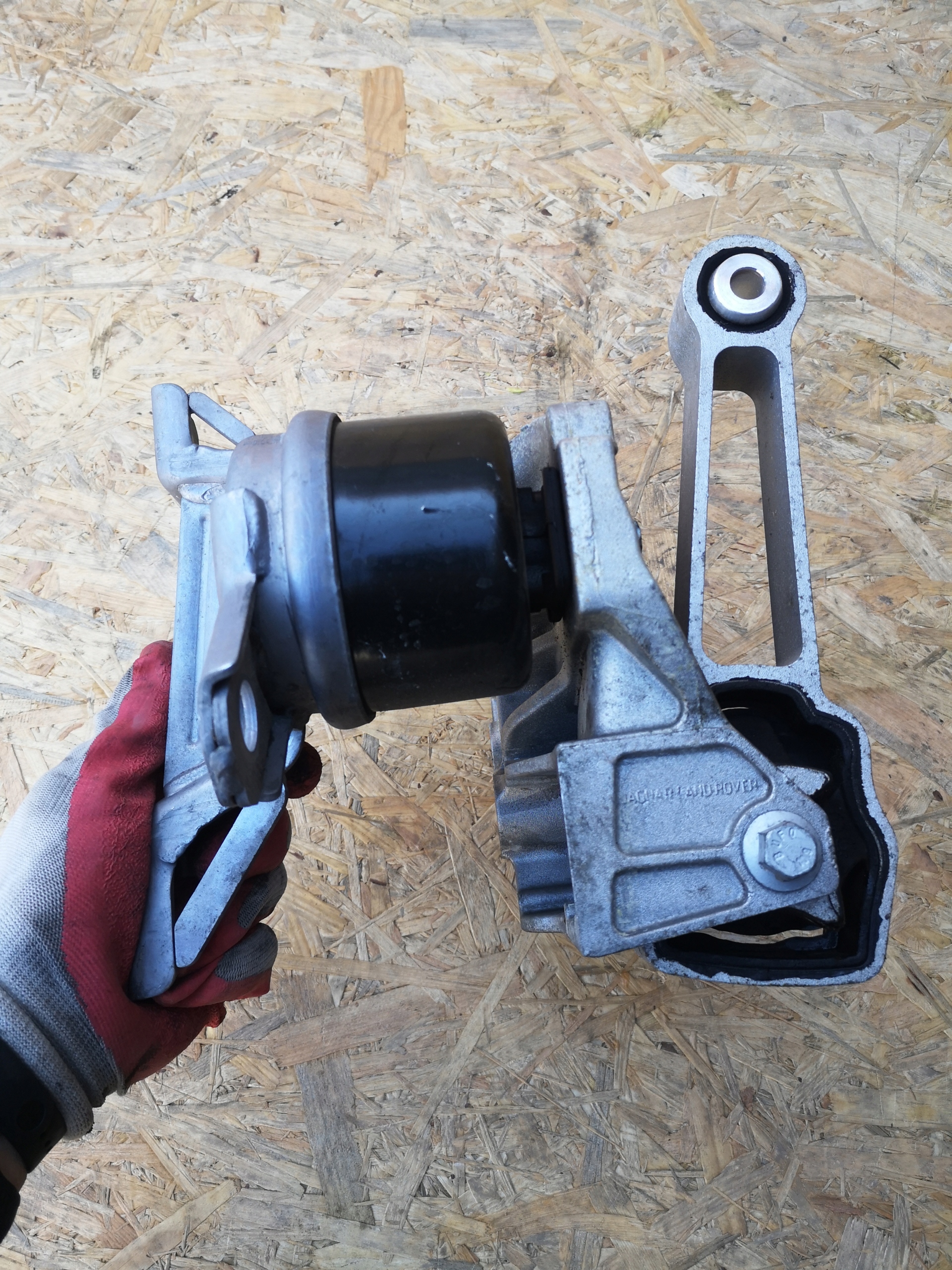 Range Rover Evoque лапа подушка Двигателя BJ32-6F012-AB