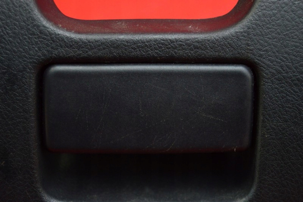 бардачок пассажира европа 55550-02210 TOYOTA COROLLA E15 06-13