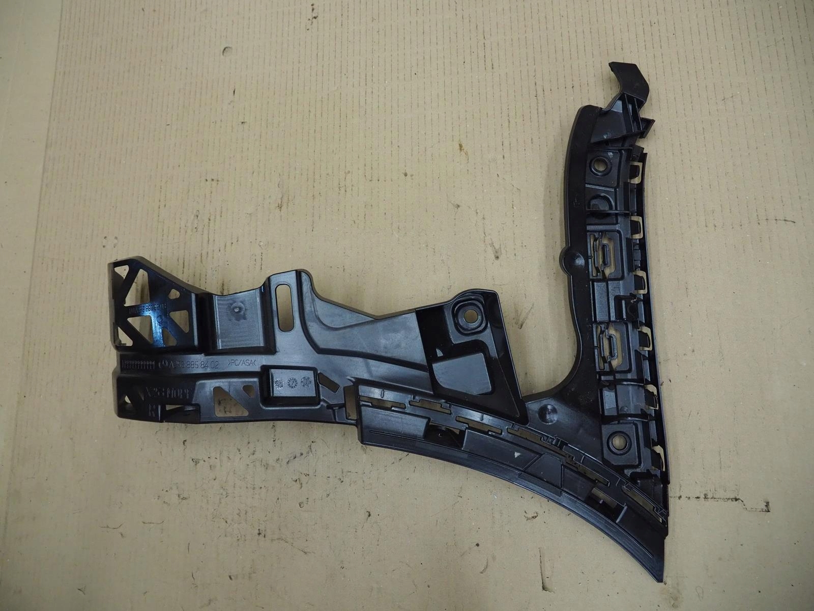 MERCEDES GLC W253 ŚLIZG PRAWY TYŁ 2538858402