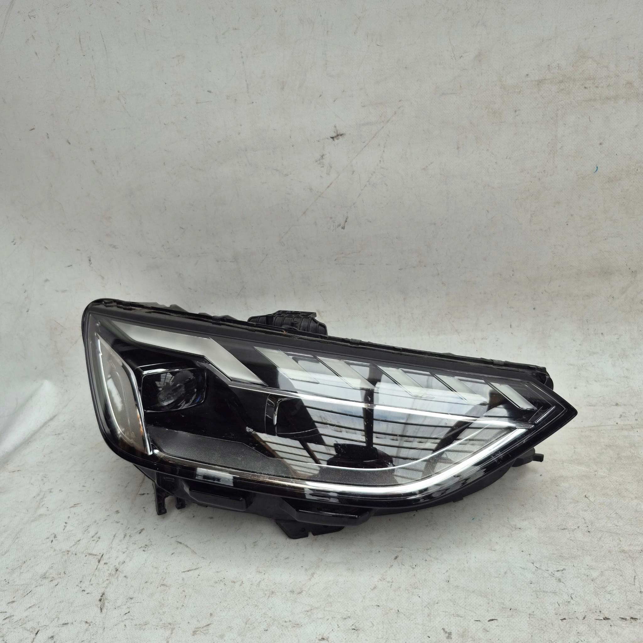 AUDI A4 B9 8W0 LIFT 19- light right front front FULL LED 8W0941034D