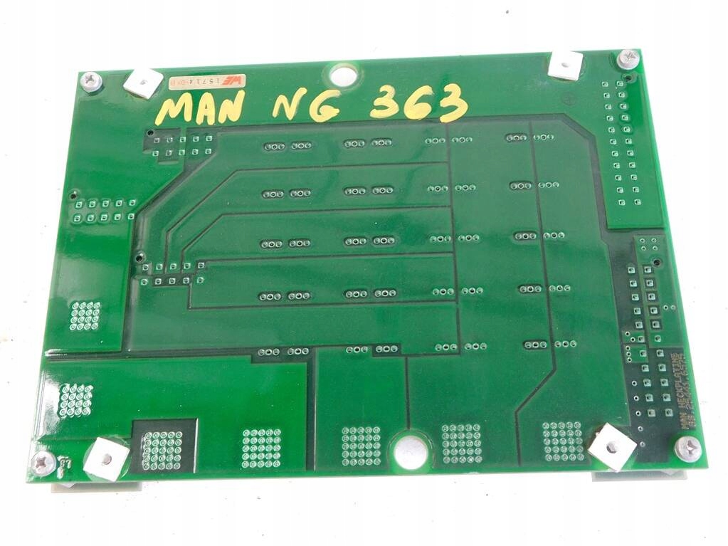 MAN NG 363 A(23) 360KM SKRZYNKA BEZPIECZNIKÓW Typ samochodu Autobusy