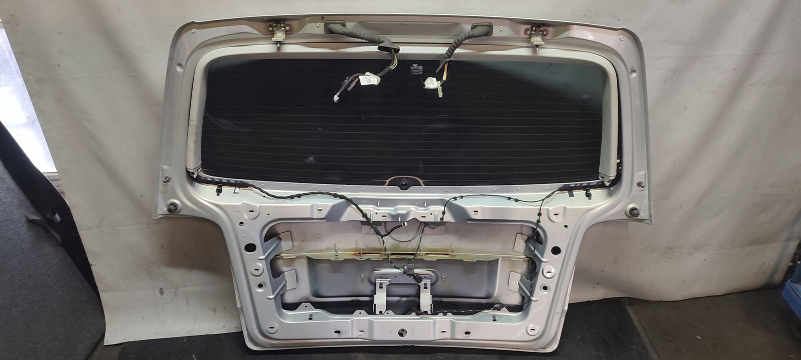 trunk door boot VW Touran and LIFT LR7L