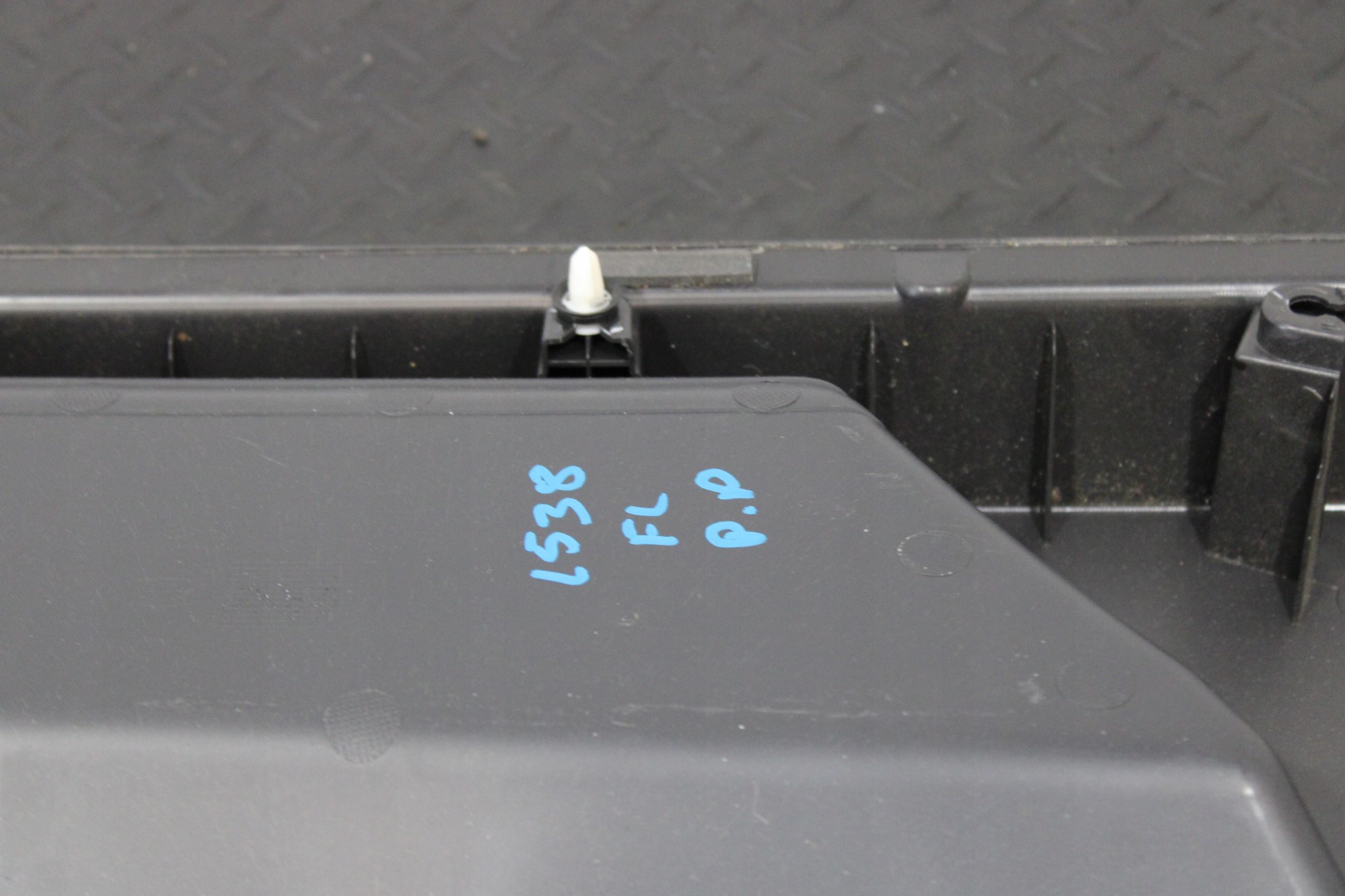 upholstery side door right front LAND ROVER EVOQUE LIFT L538