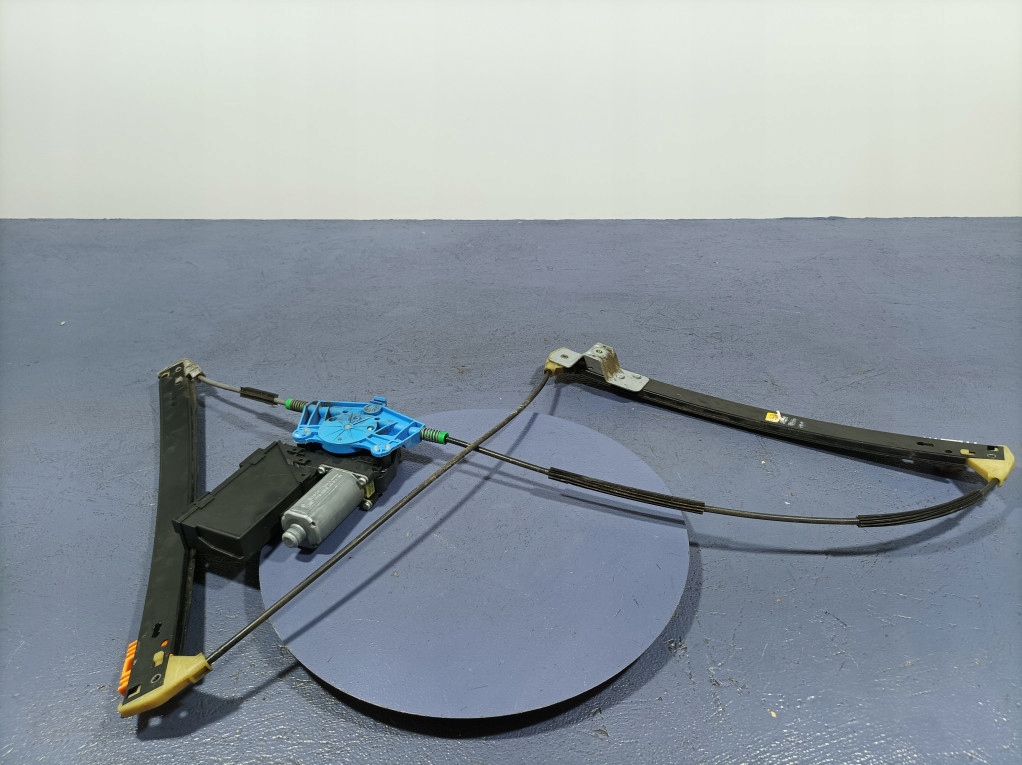 AUDI A4 B7 PODNOŚNIK SILNICZEK SZYBY PRZÓD LEWY 8E0537461B Numer katalogowy części 8E0537461B