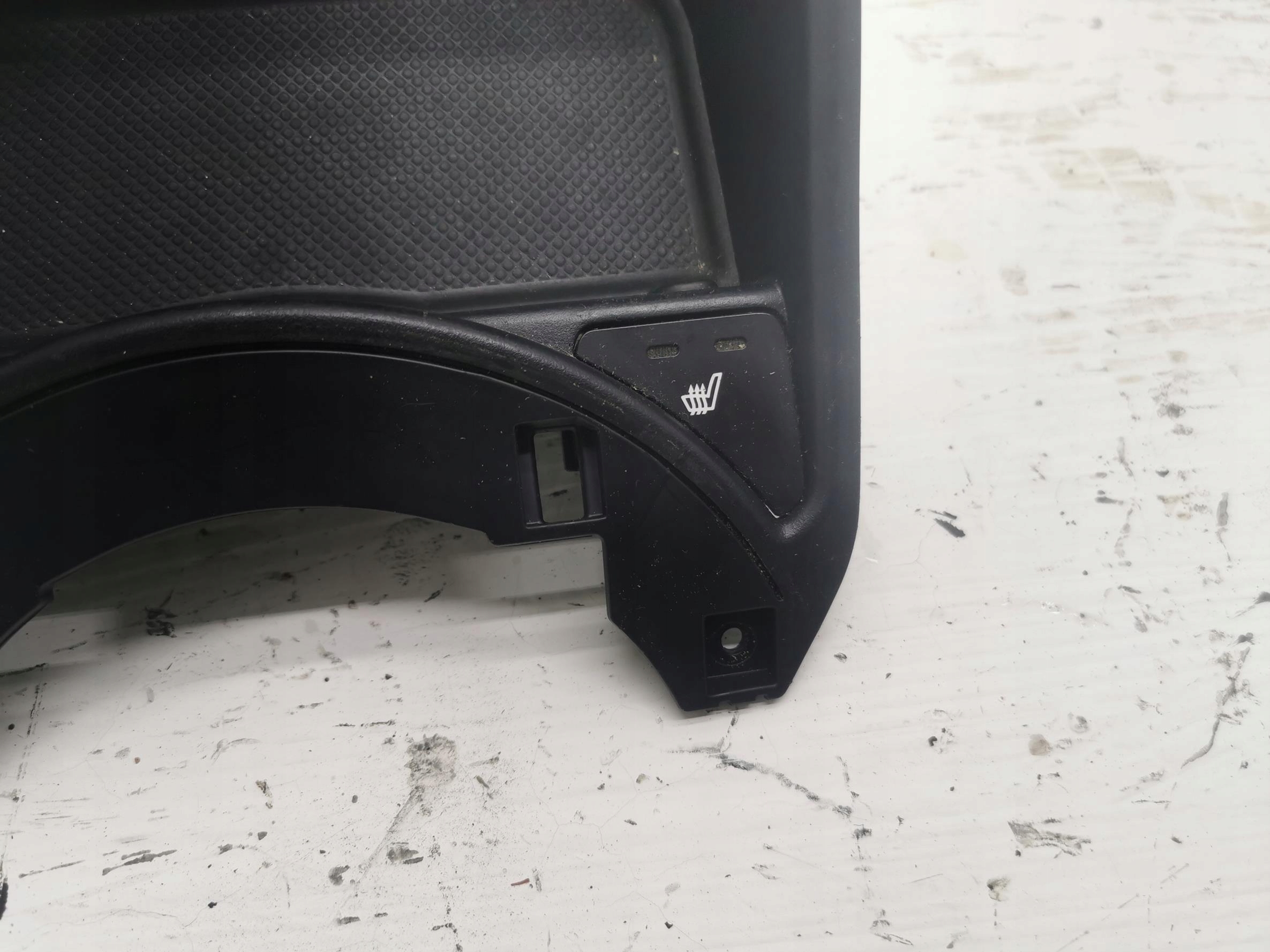 passenger compartment adapter USB KIA SPORTAGE III 84631-3W900
