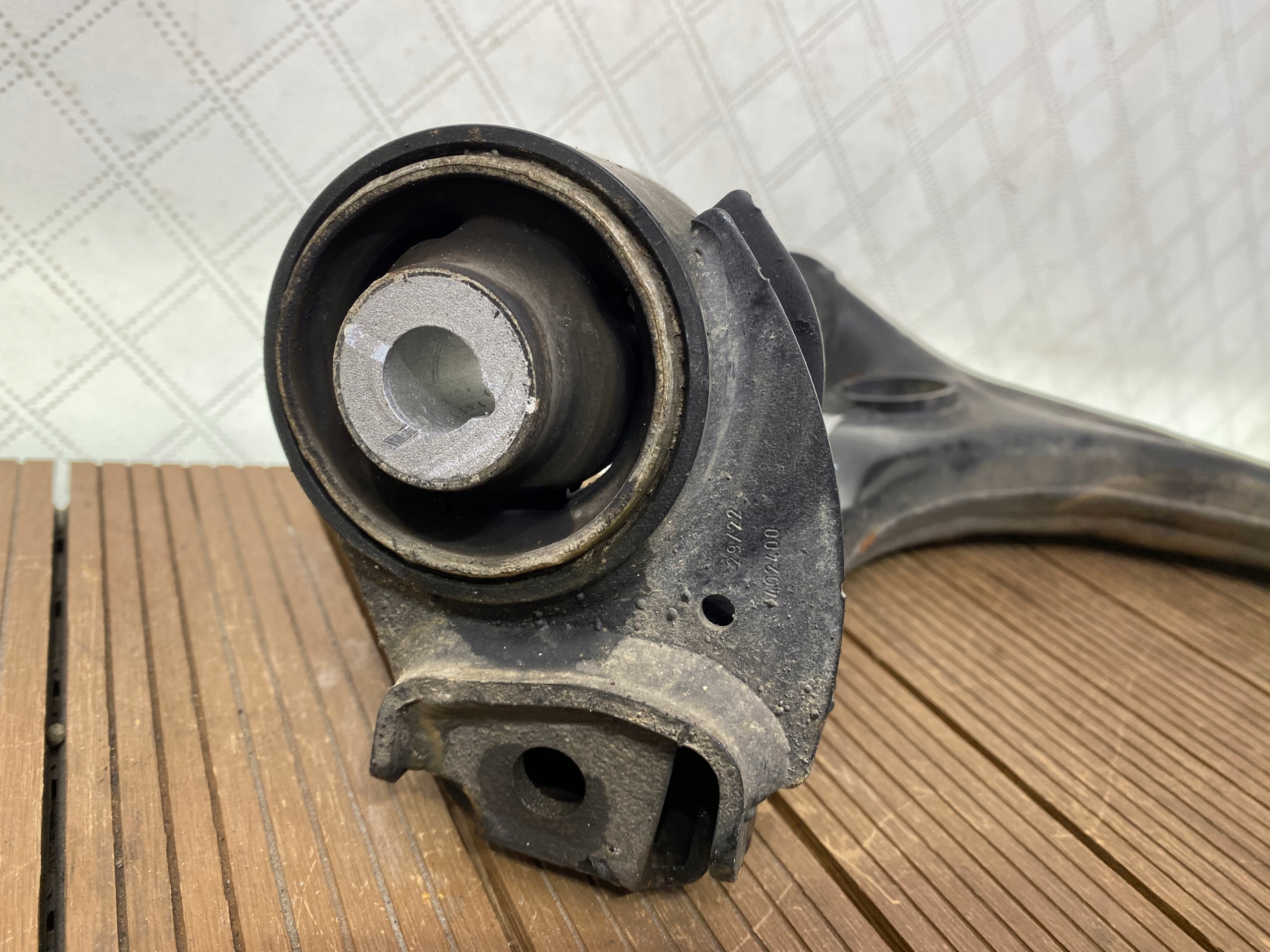 VW CRAFTER II 20-24 arm front right front 2N0407152M OE