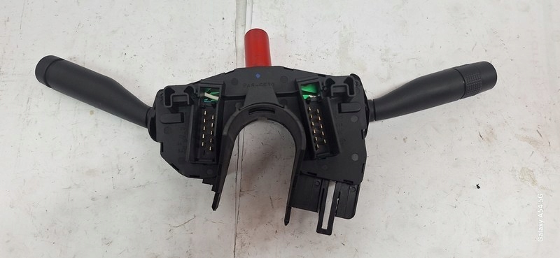 Bouton Indicateurs de direction FORD FIESTA PA66-GF30