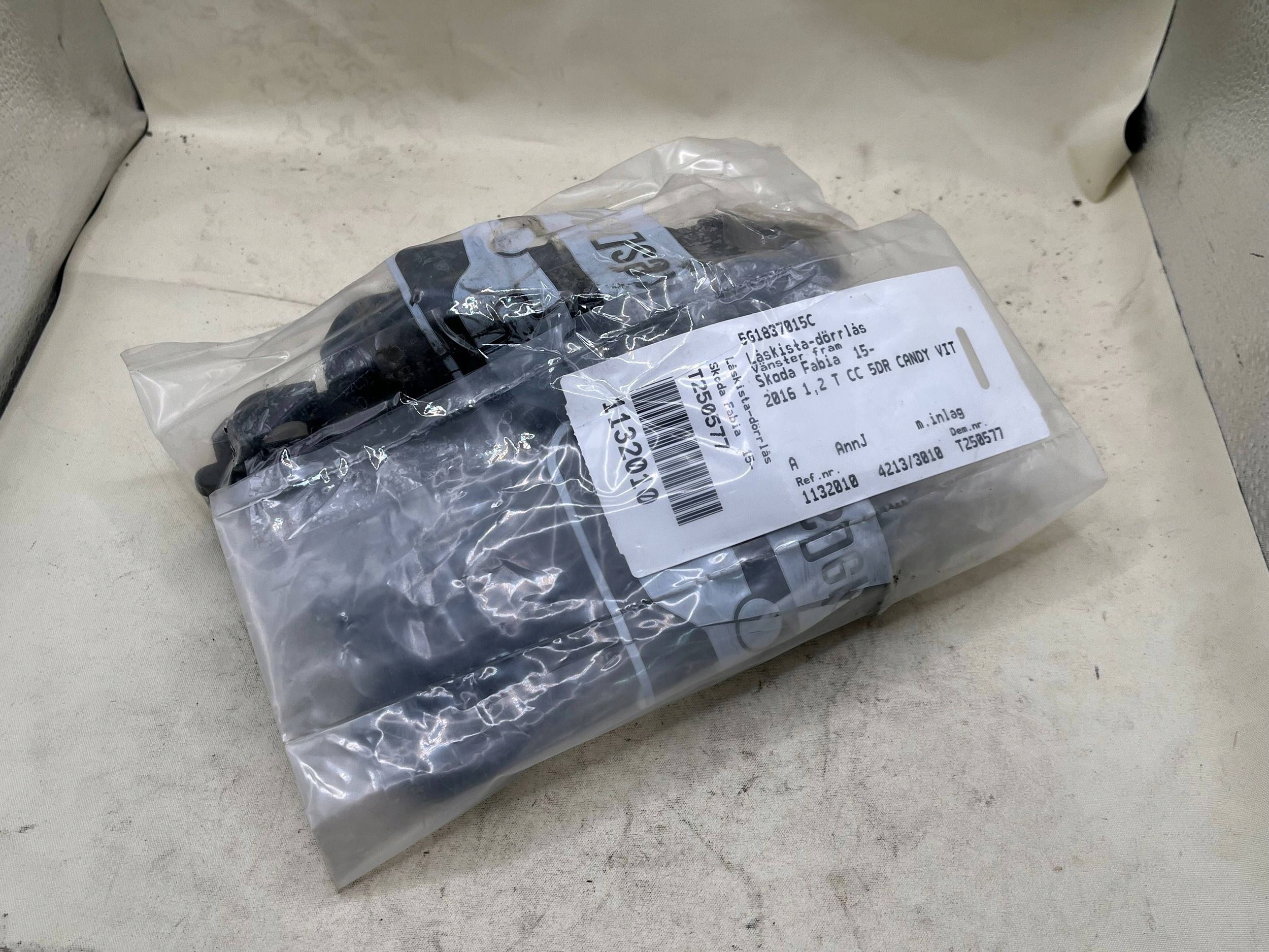 lock door left front front 5TB837015A VW CRAFTER e-CRAFTER II 18-24 !J