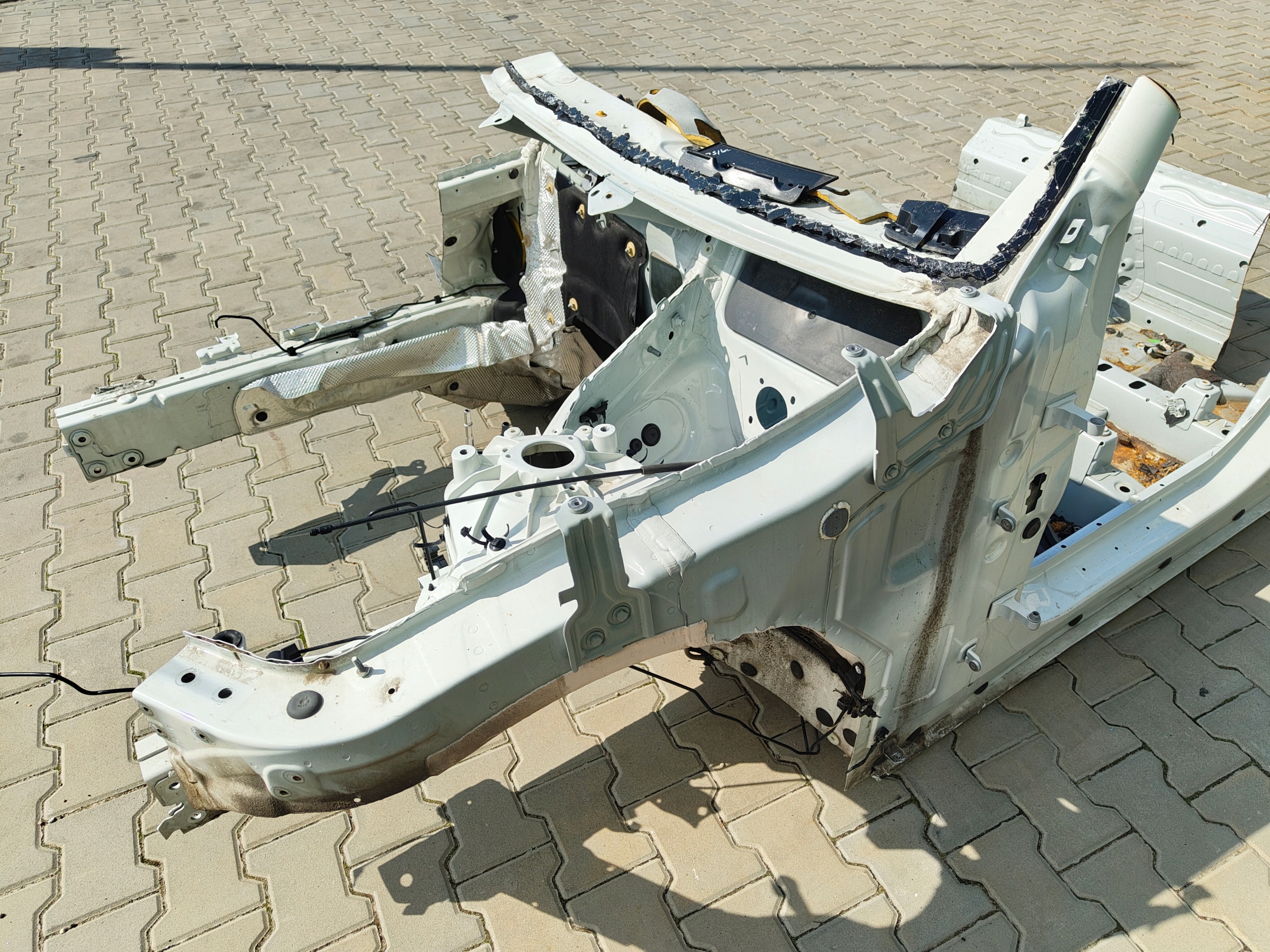 BMW X3 G01 quarter quarter pillar placement A300