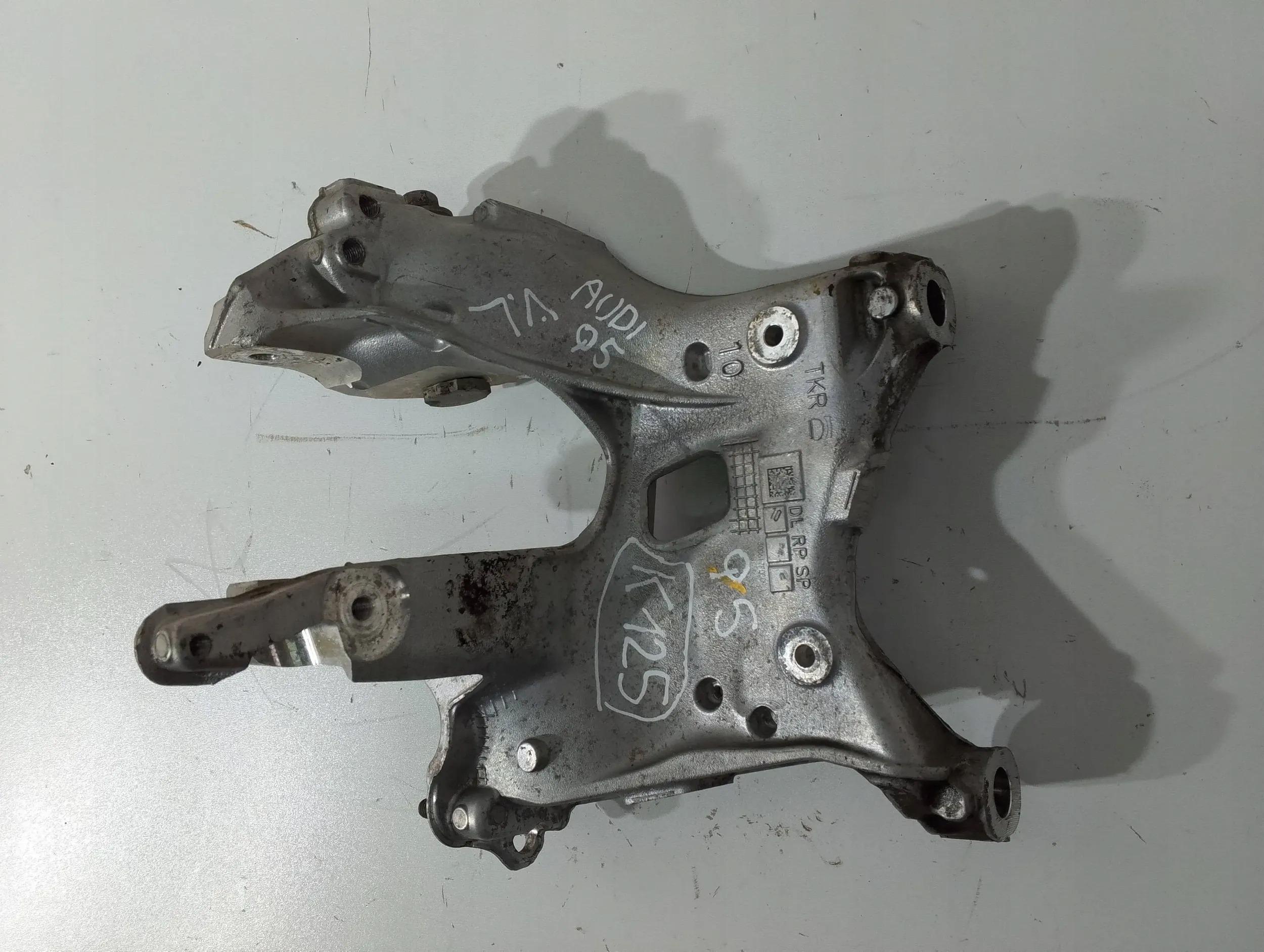 Audi Q5 80A engine mount holder 80A399295 (K125)