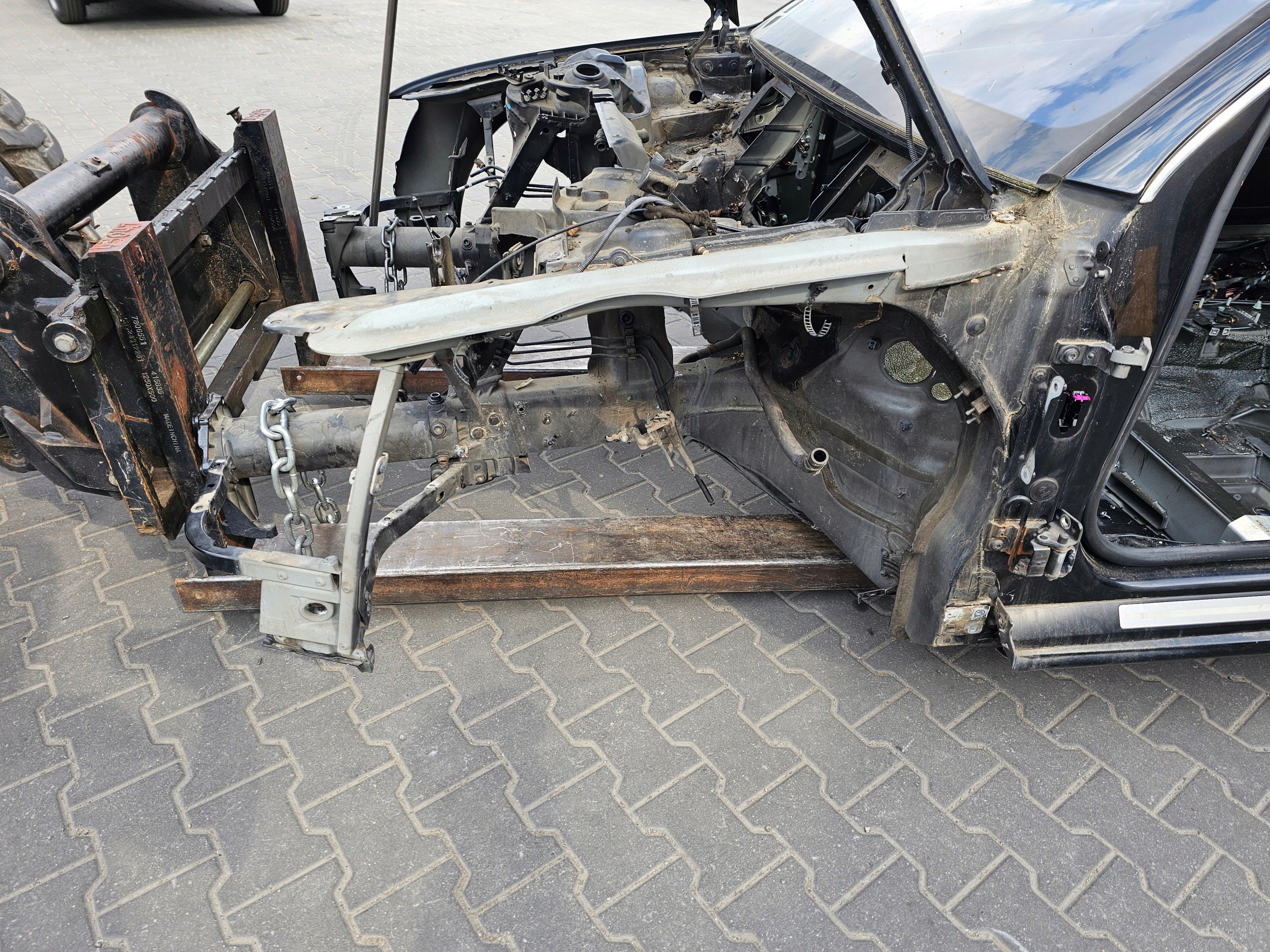 quarter quarter FARTUCH left front AUDI A8 D3 LZ9W