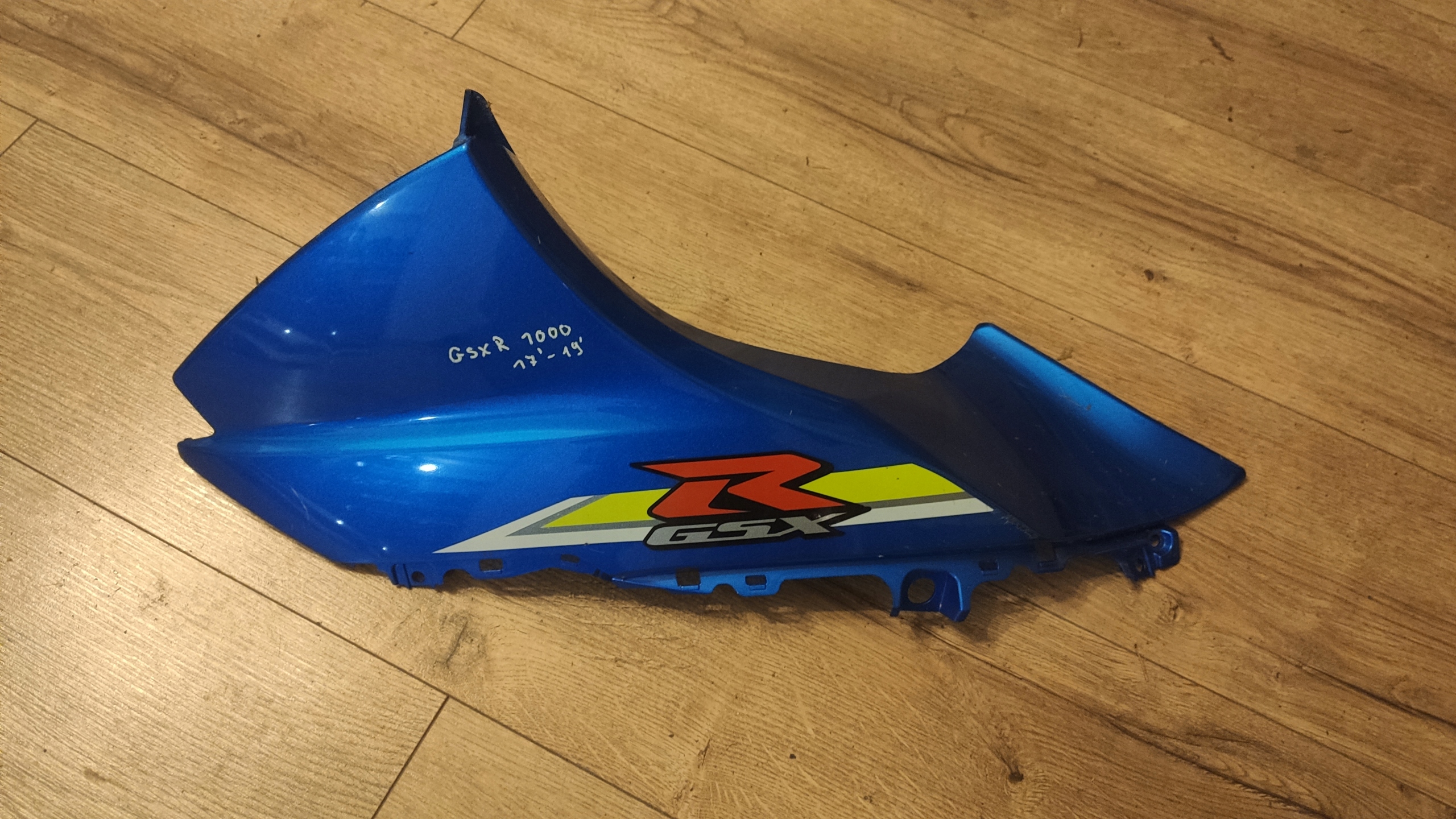 EU OSŁONA OWIEWKA LEWA SUZUKI GSX-R 1000 L7 L8