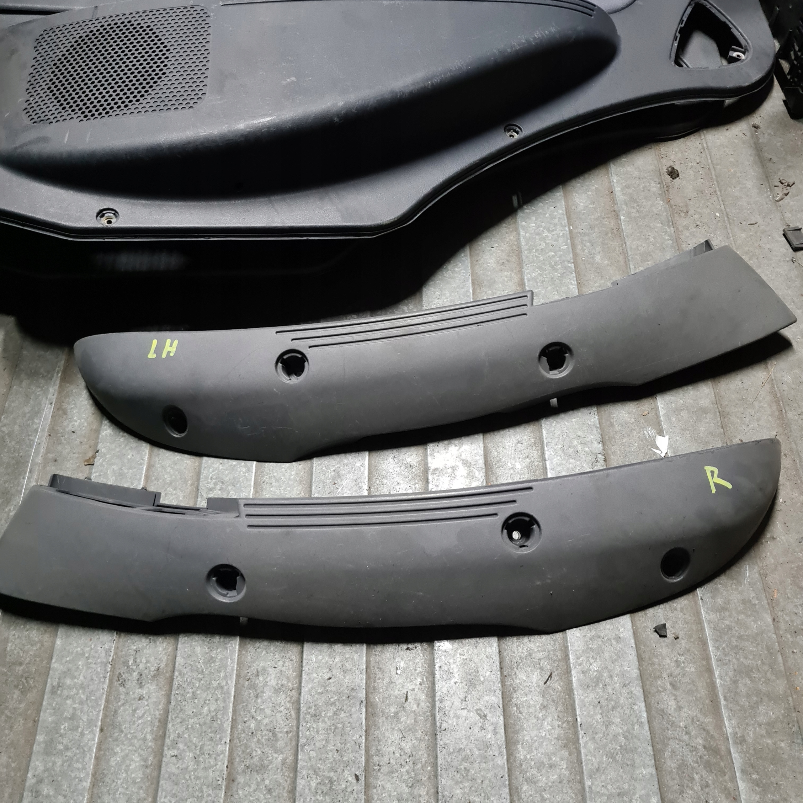 500370538 - STRALIS БЕКОН ОББИВКА РУЧКА ДВЕРНА РУЧКА