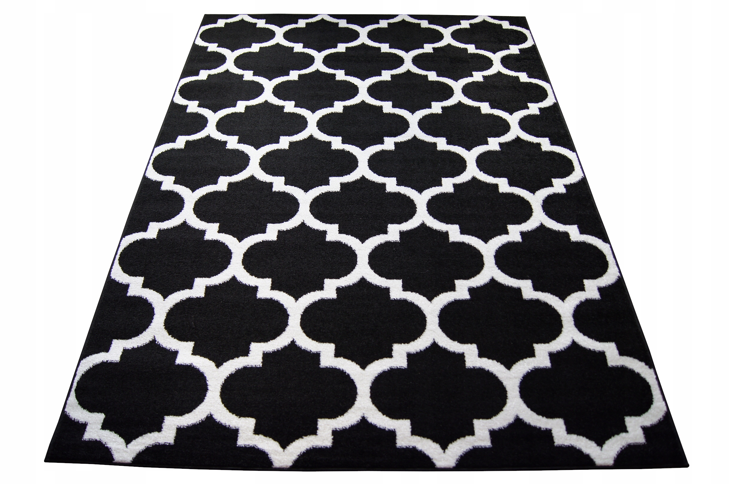 Koberec Marocký jetel černý 133x190 pokojový