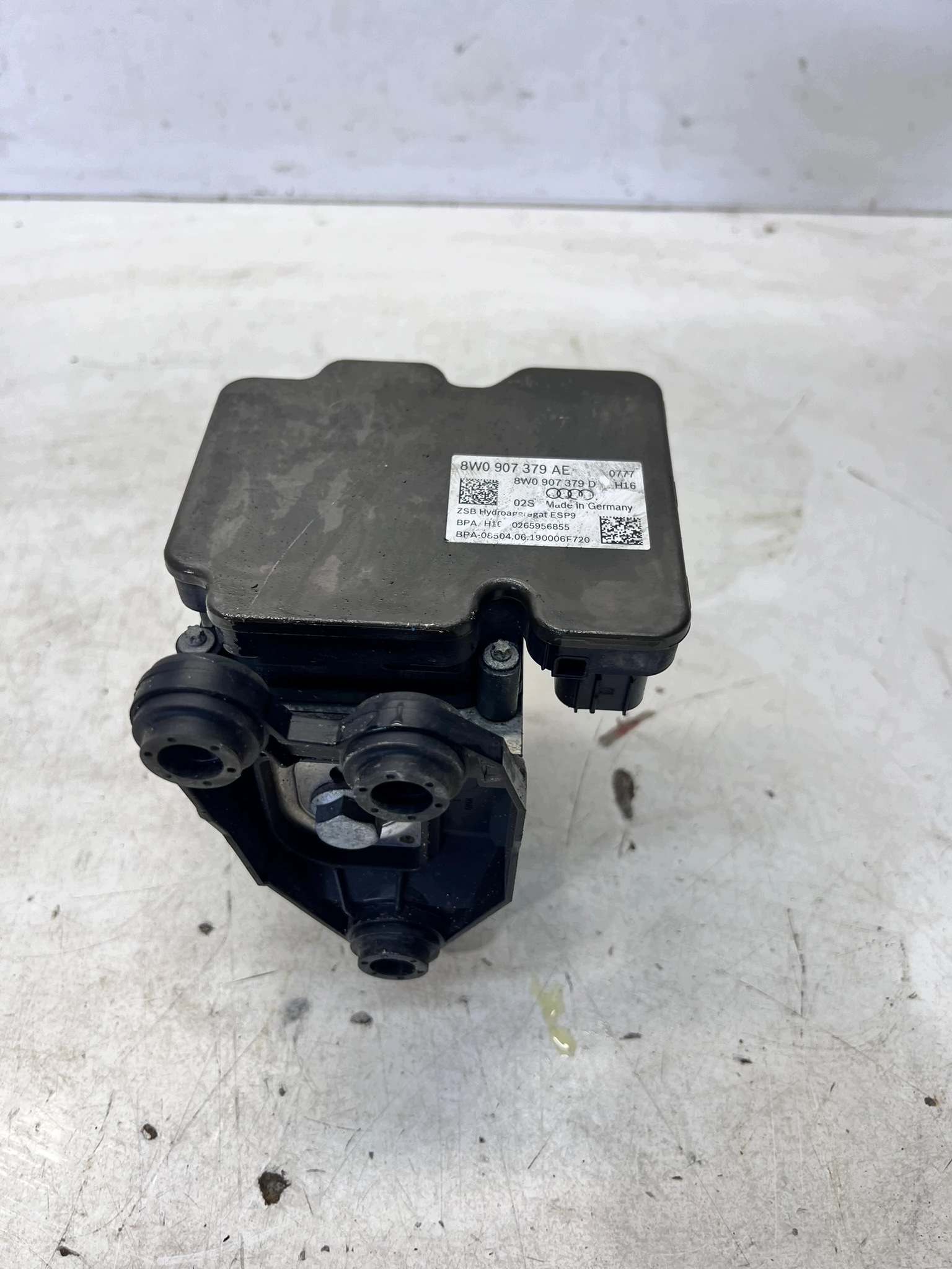pump control unit ABS ESP AUDI A4 B9 A5 8W 8W0907379AE 8W0907379D