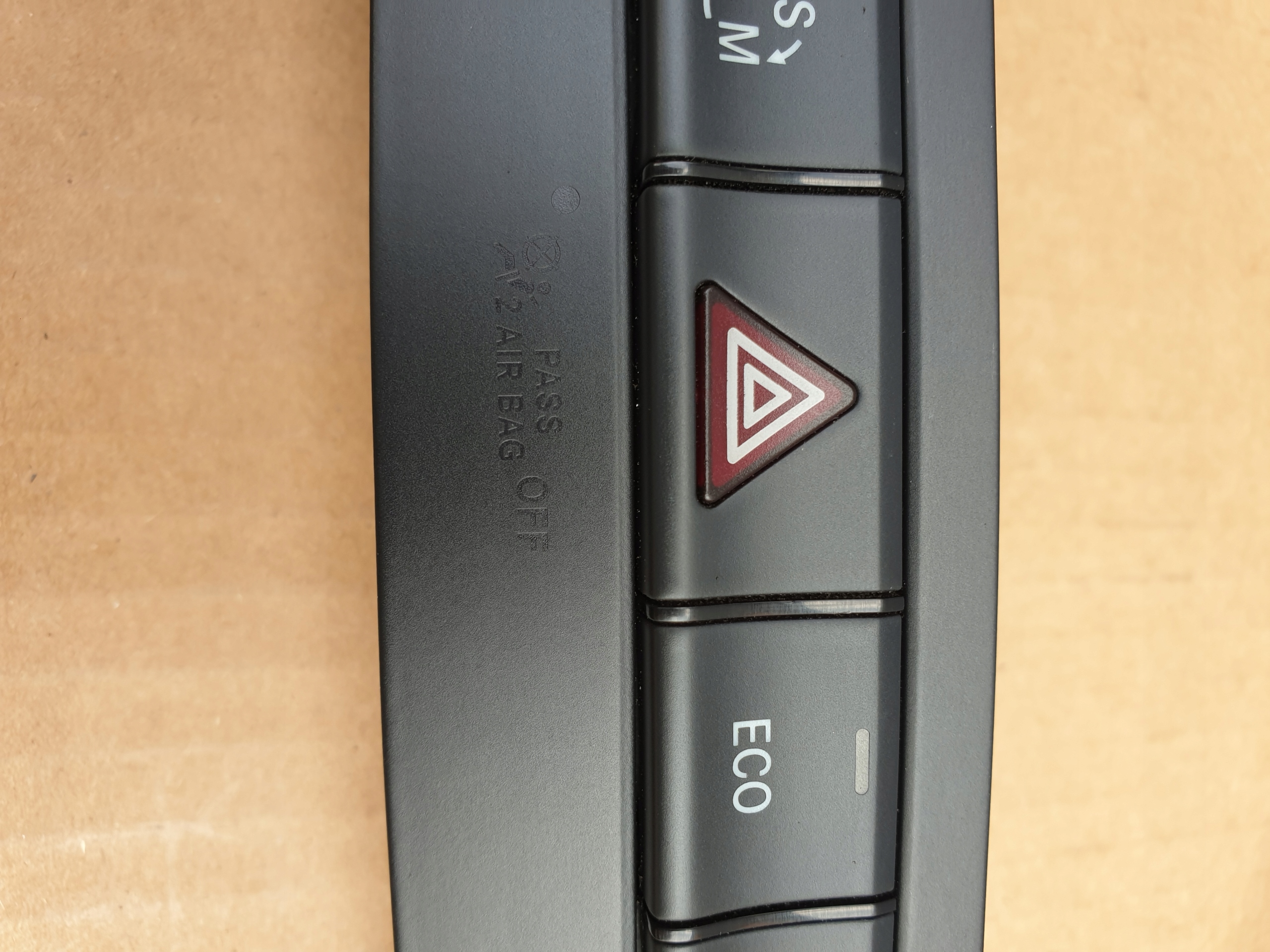 light switch of warning lights PRZYCISKI PANEL MERCEDES B W246 OE EU