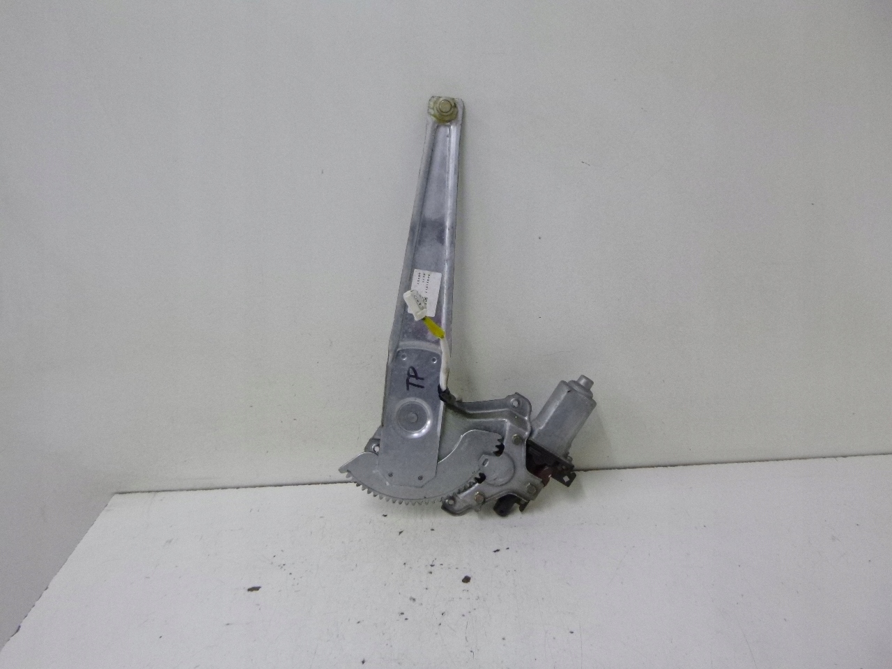 MÉCANISME VITRE ARRIÈRE DROITE MAZDA PREMACY 862100-3922