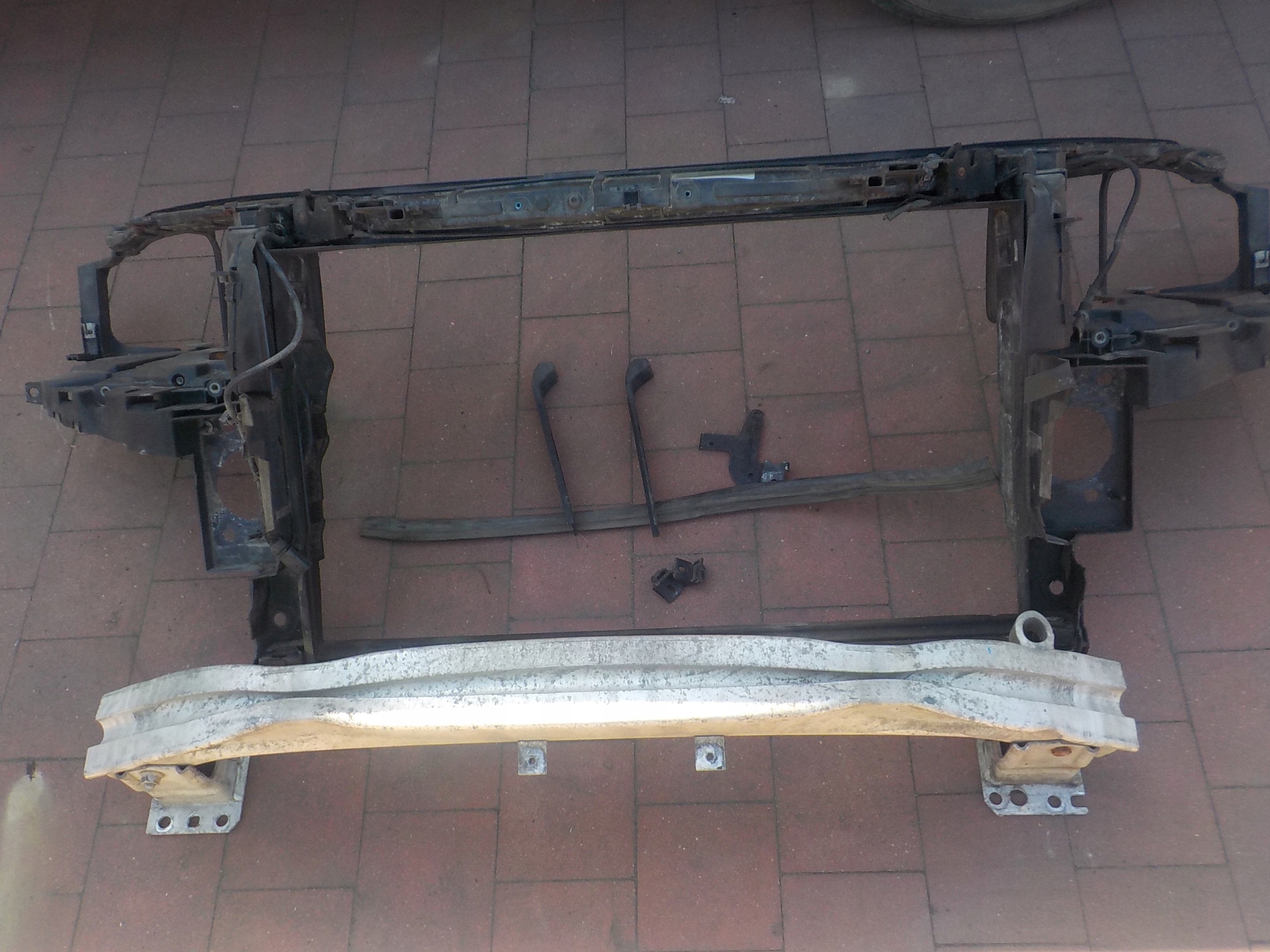 AUDI A8 S8 D3 LIFT 5.2 V10 PAS PRZEDNI CHLODNICE