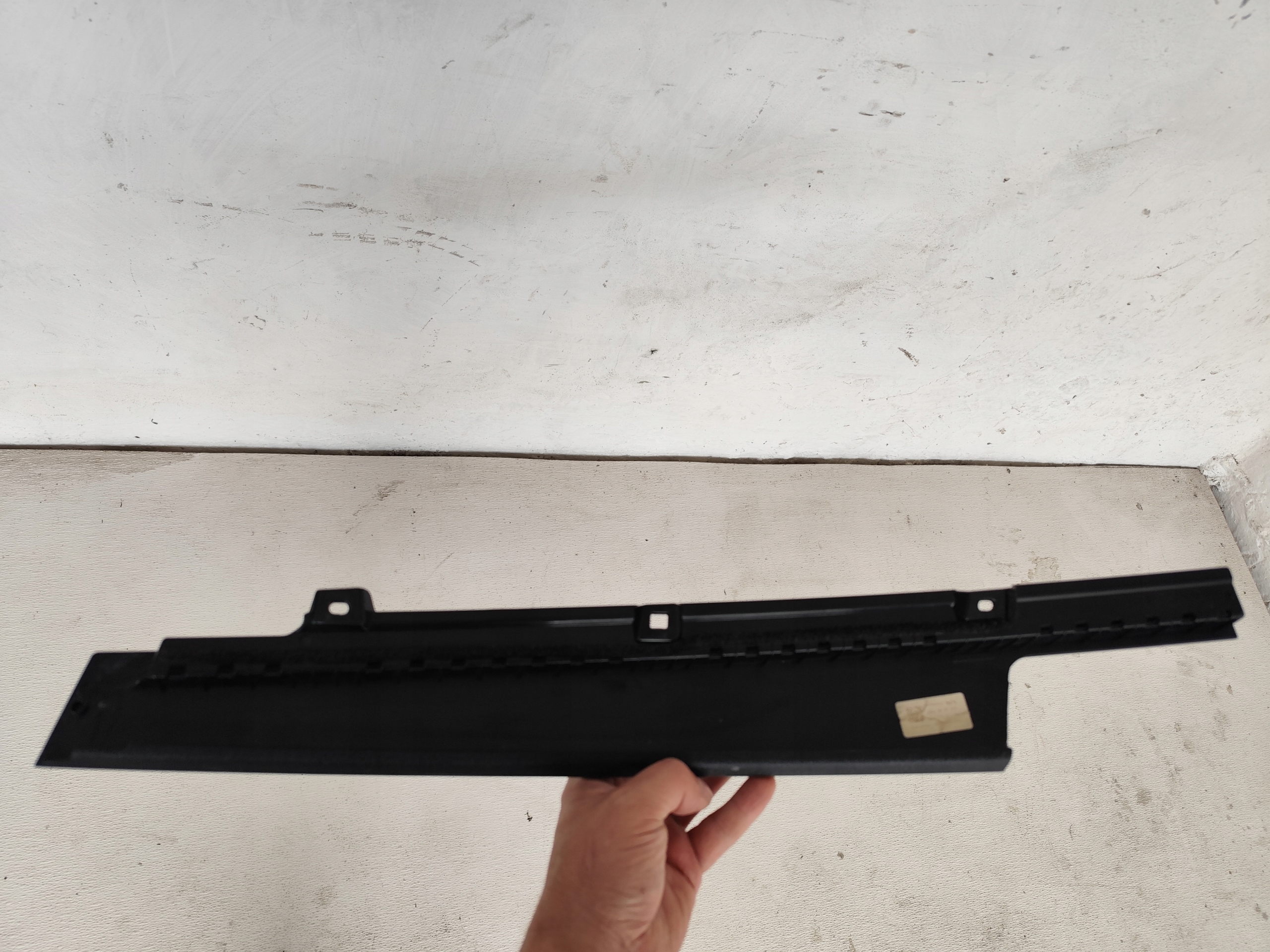 VOLVO XC60 II 2022 moulding vertical door left front